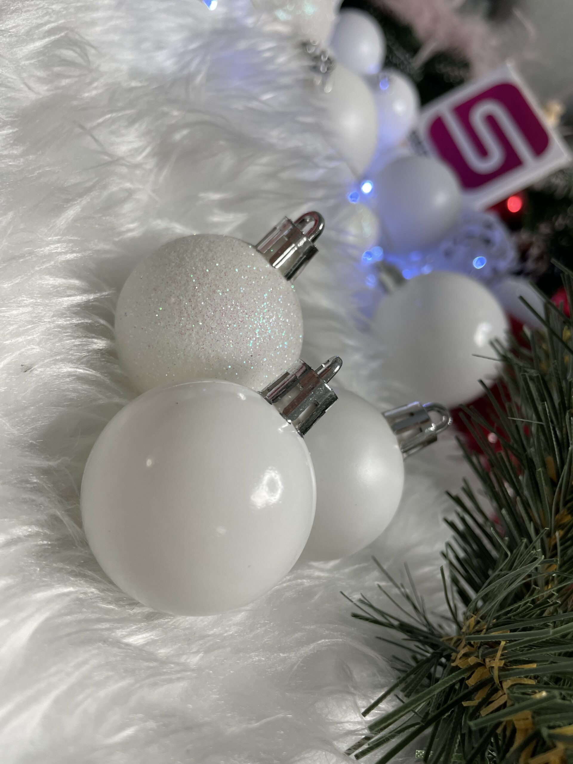 Set globuri si decoratiuni de Craciun, 100 piese, diverse dimensiuni cu stea, alb [18]