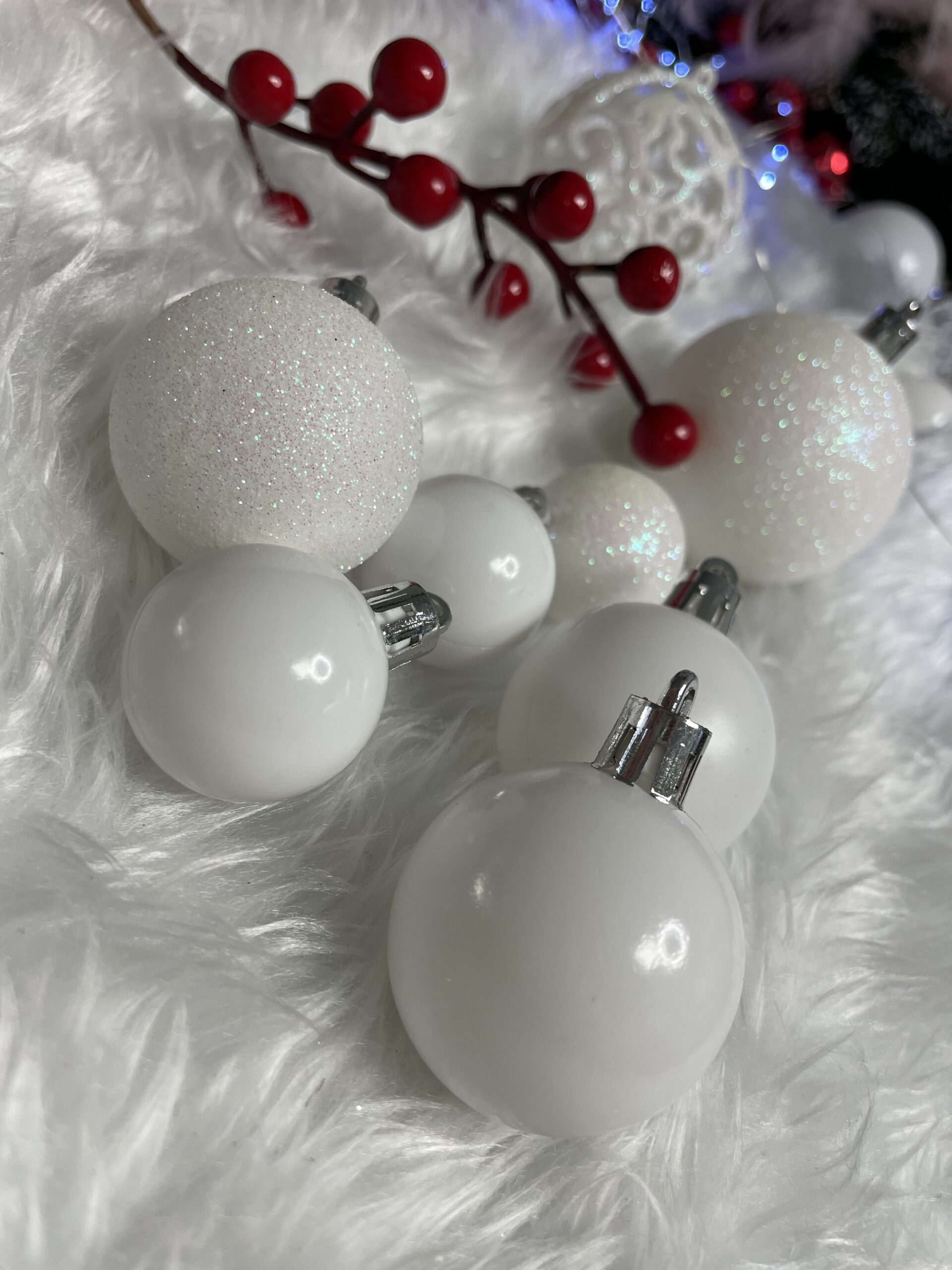 Set globuri si decoratiuni de Craciun, 100 piese, diverse dimensiuni cu stea, alb [19]