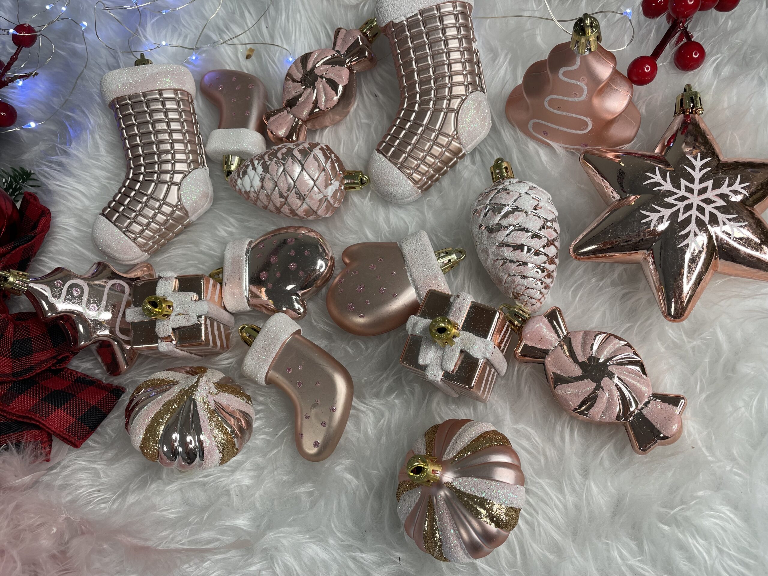Set globuri si decoratiuni de Craciun, 77 piese, diverse dimensiuni, roz auriu [16]