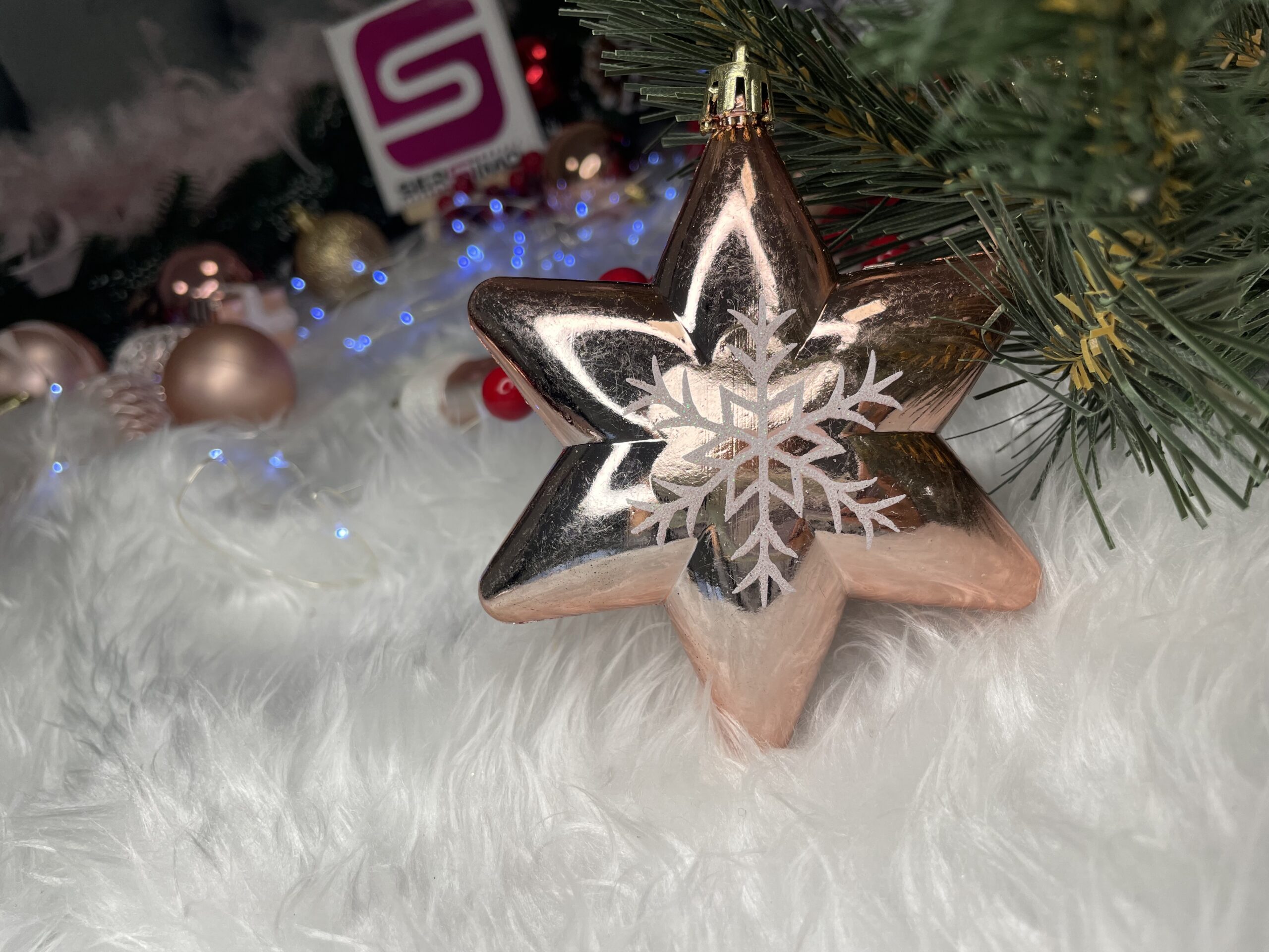 Set globuri si decoratiuni de Craciun, 77 piese, diverse dimensiuni, roz auriu [34]