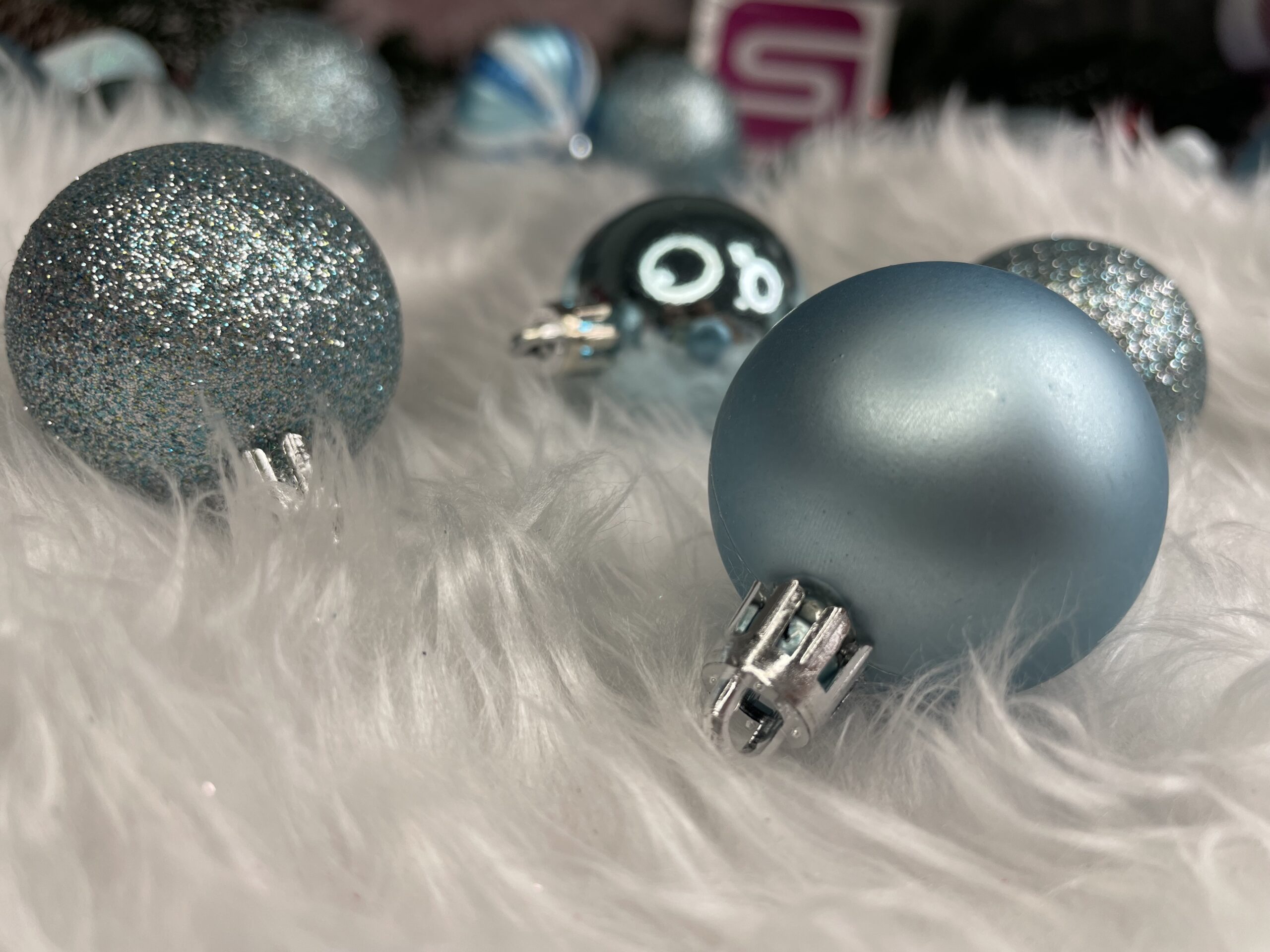 Set globuri si decoratiuni de Craciun, 77 piese, diverse dimensiuni, albastru [23]