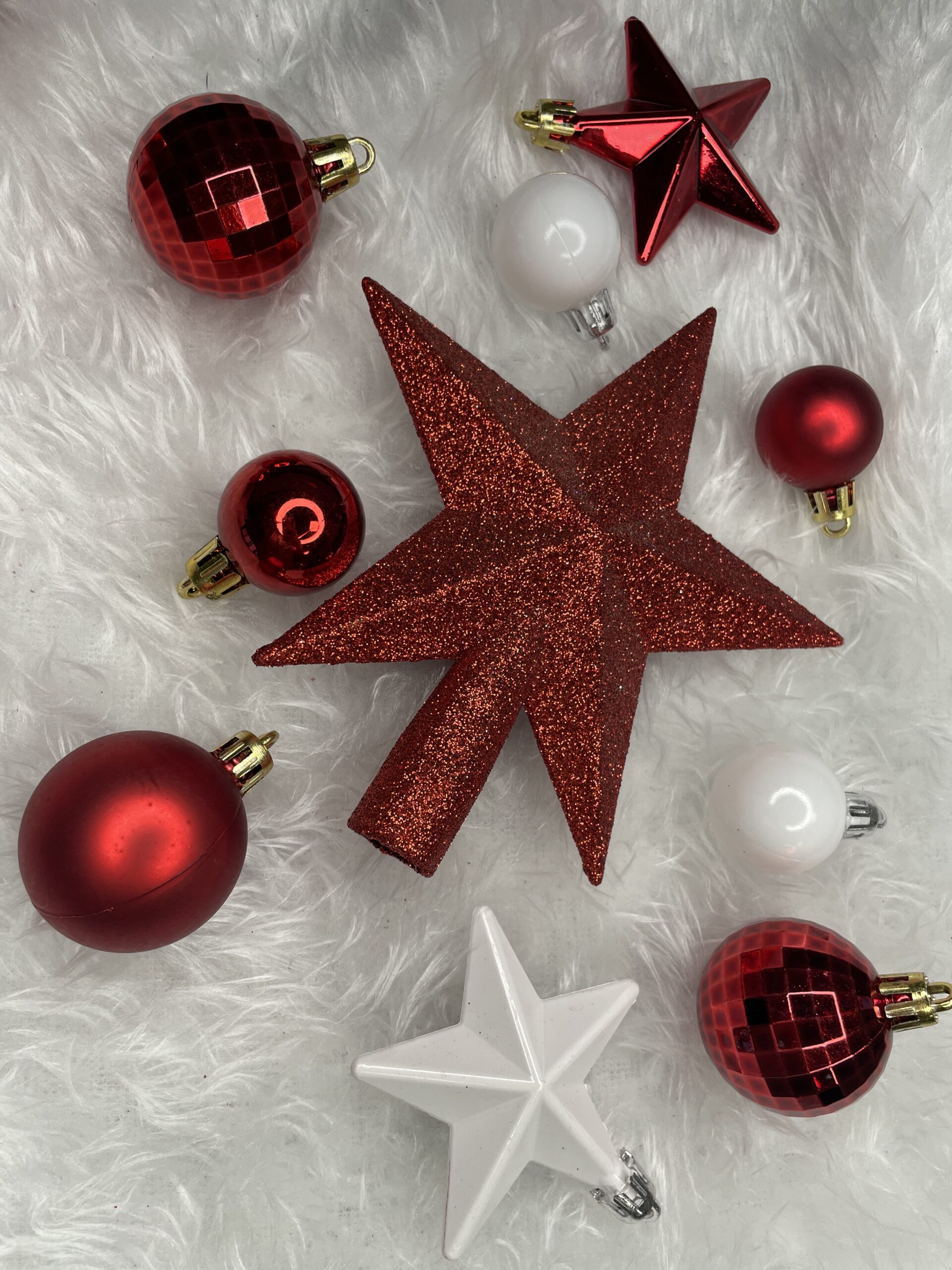 Set globuri si decoratiuni de Craciun, 105 piese, diverse dimensiuni, alb rosu [27]