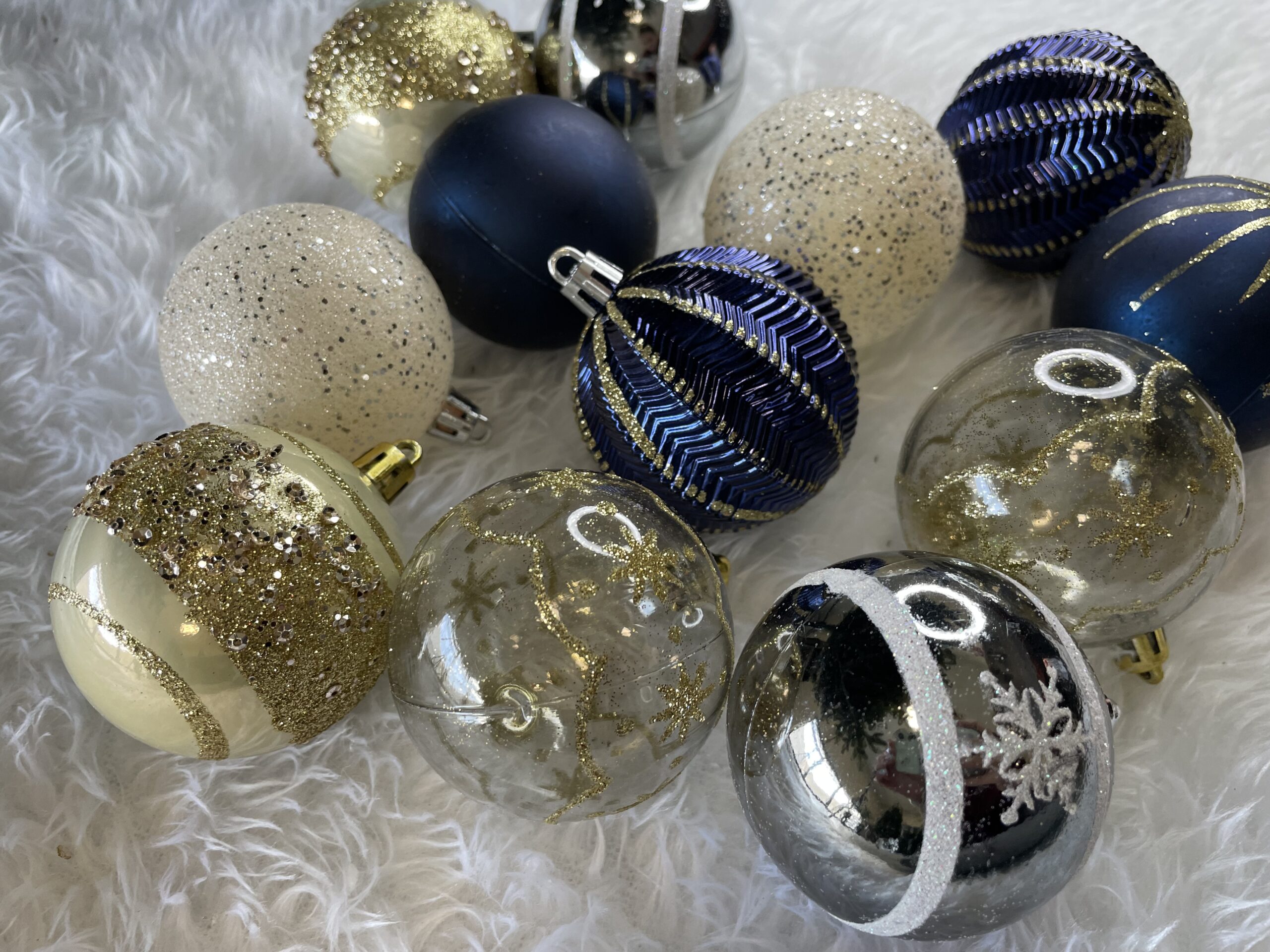 Set globuri de Craciun cu modele de sarbatori, 30 bucati, 6cm, multicolor [15]