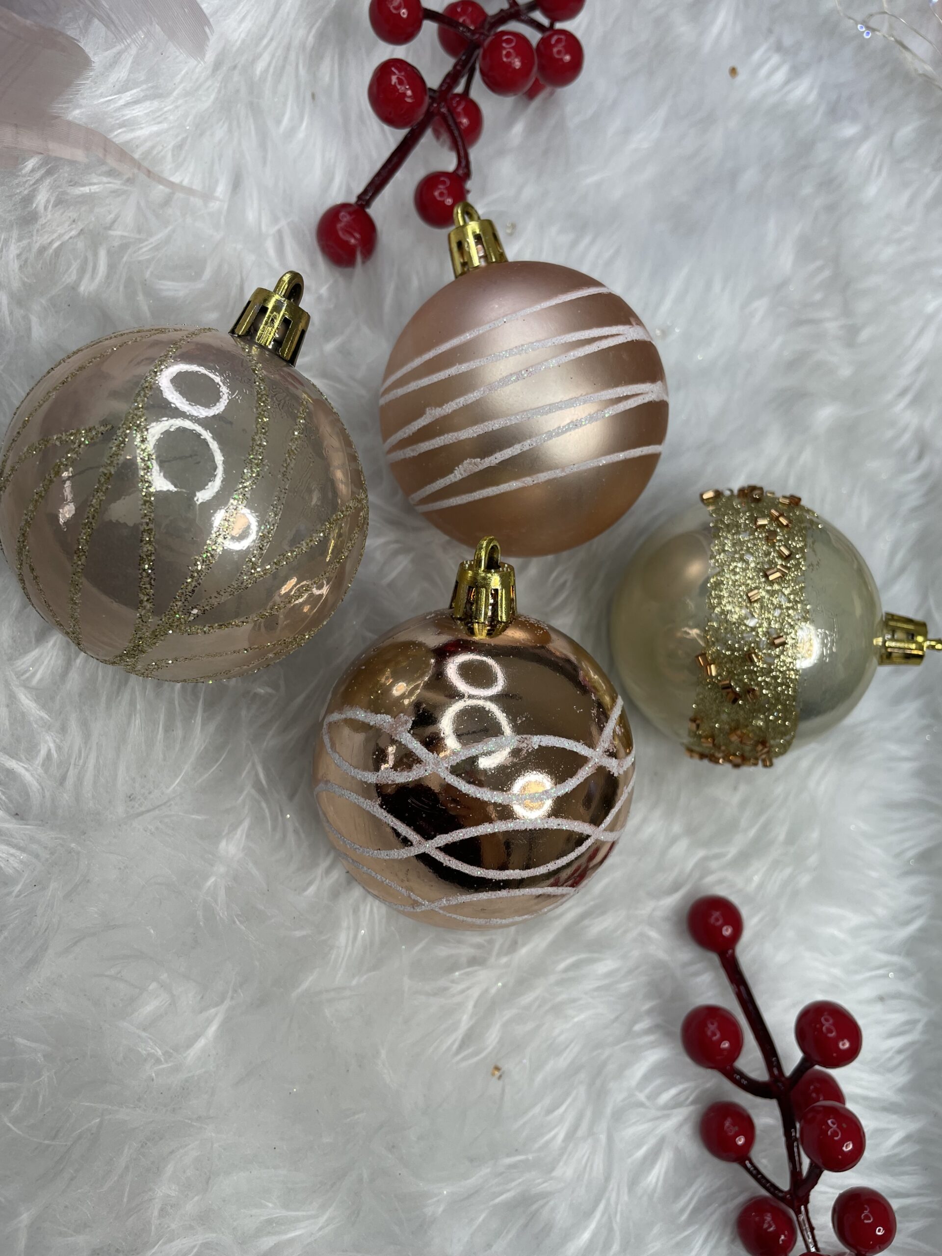 Set globuri de Craciun cu modele de sarbatori, 30 bucati, 6cm, roz si auriu [16]