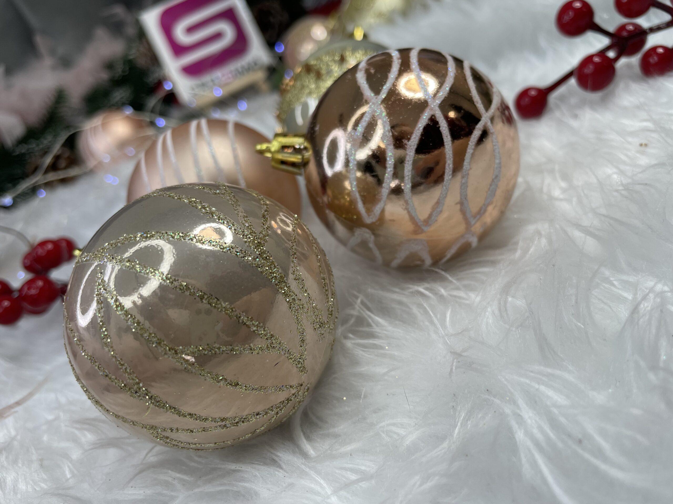 Set globuri de Craciun cu modele de sarbatori, 30 bucati, 6cm, roz si auriu [17]