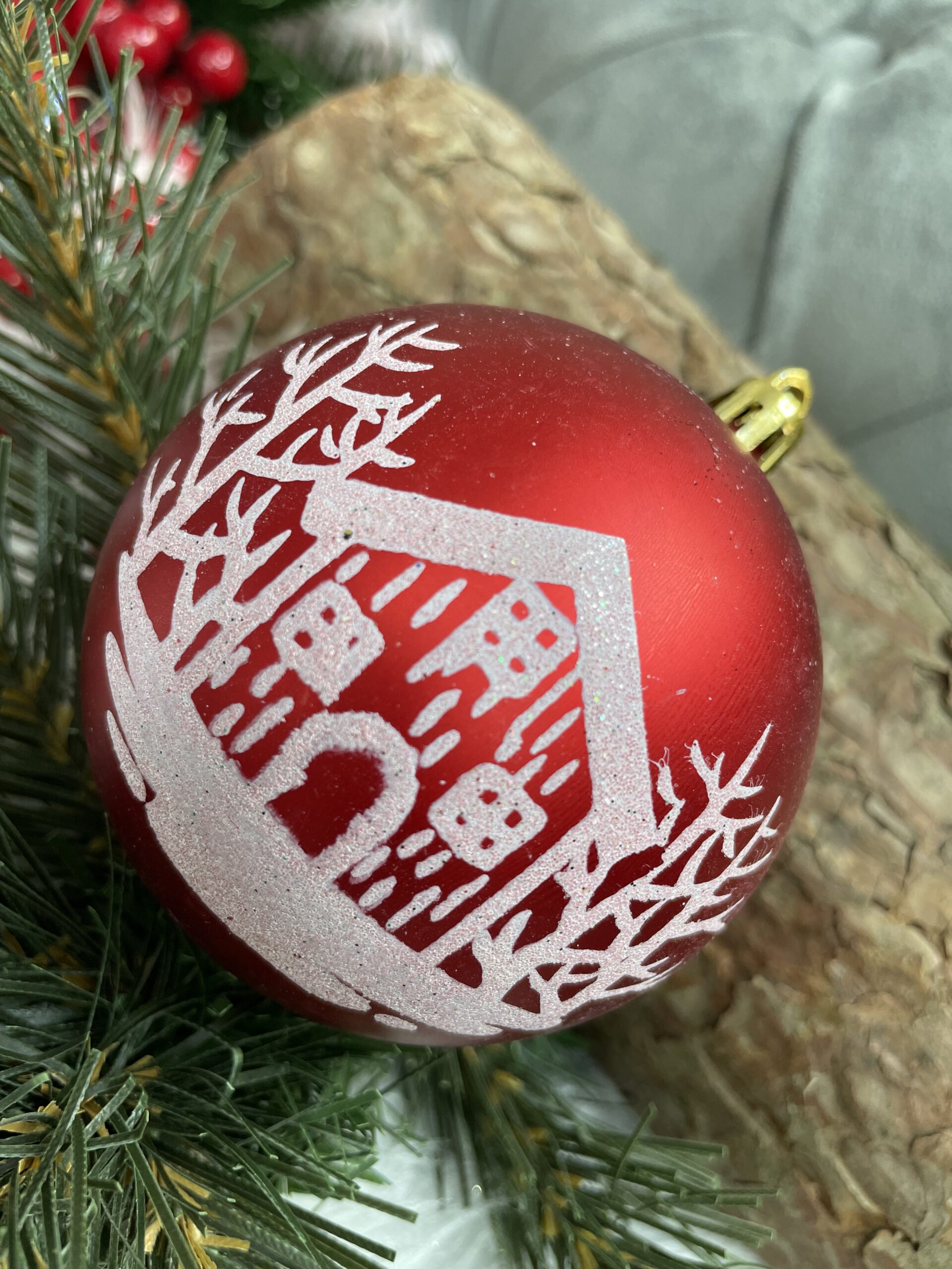 Set globuri de Craciun, 16 bucati, 8cm, 8 modele, rosu alb [15]