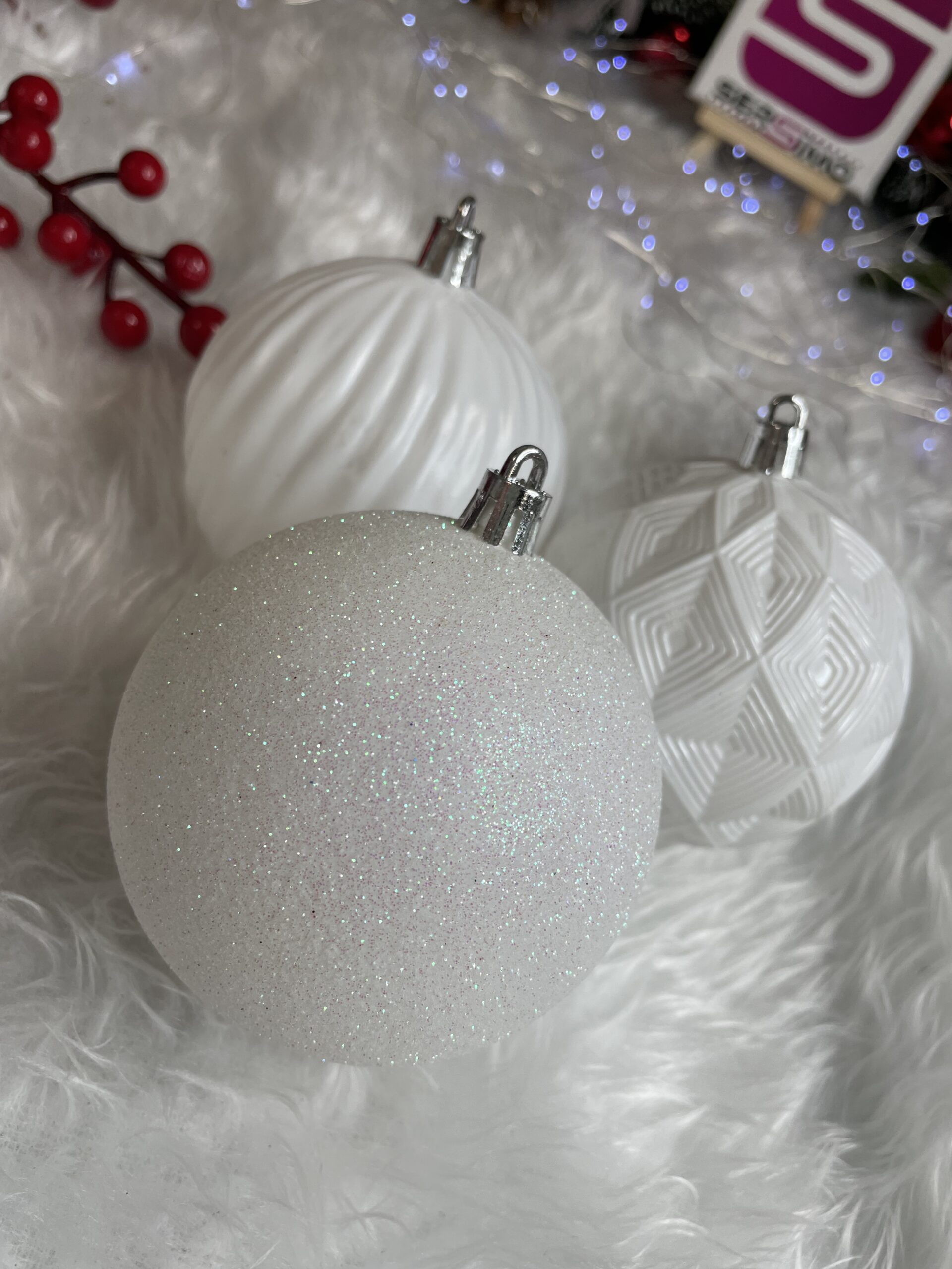 Set globuri de Craciun, 30 bucati, 8cm, 6 modele, alb [22]