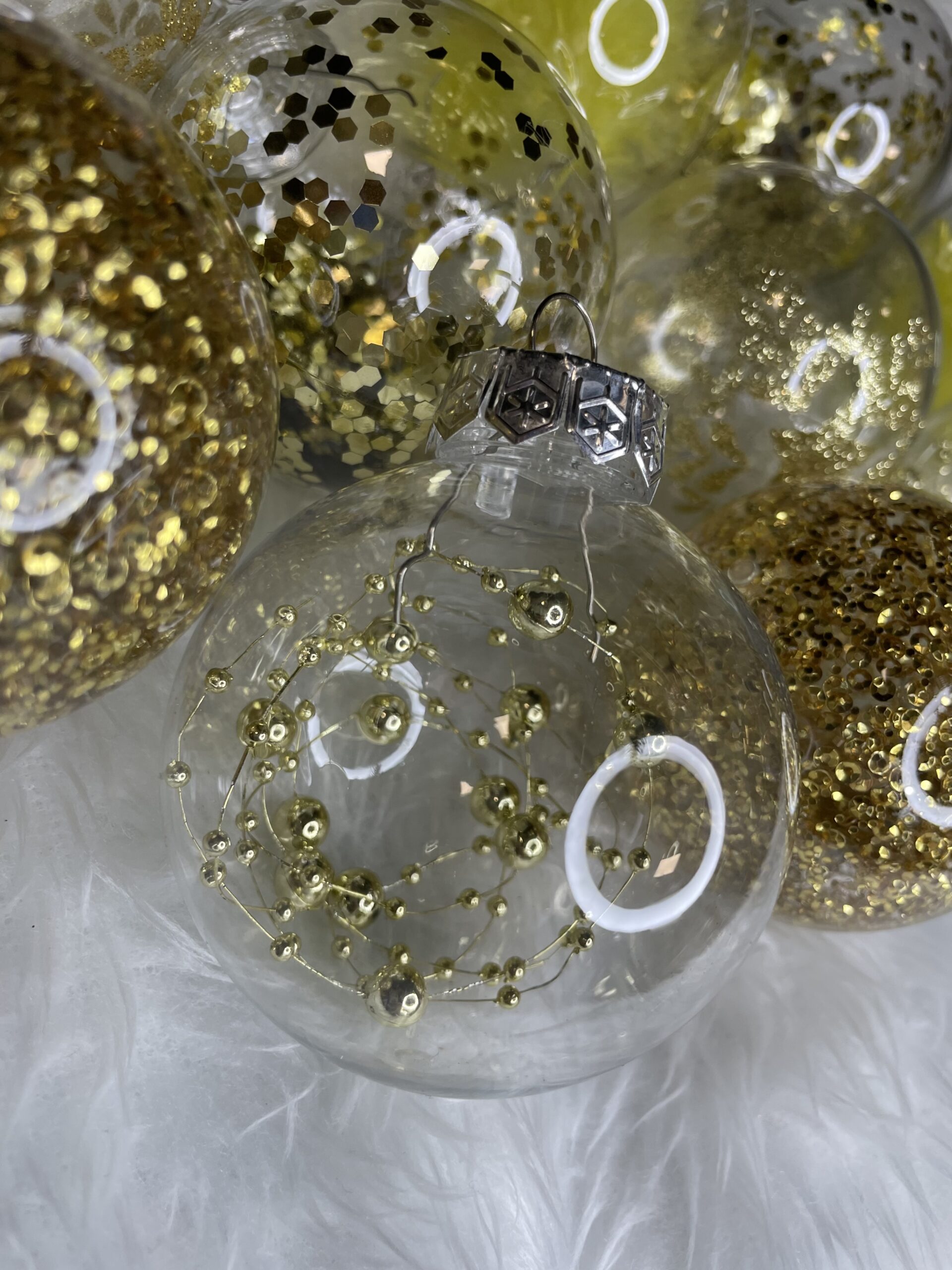 Set globuri de Craciun Inedit, 30 bucati, 7cm, transparente si auriu [31]