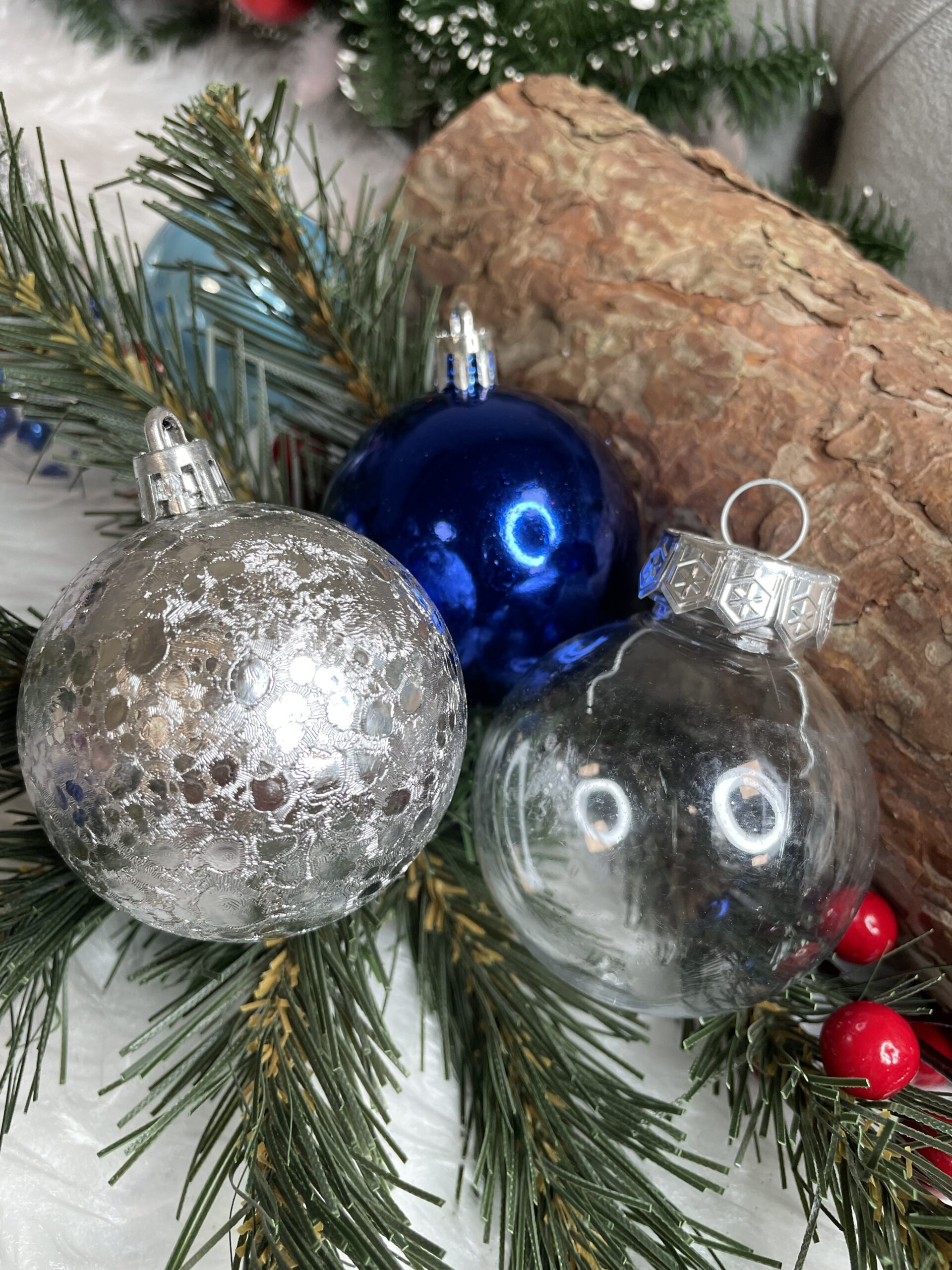 Set globuri de Craciun Inedit, 30 bucati, 6cm, transparente si albastru [15]