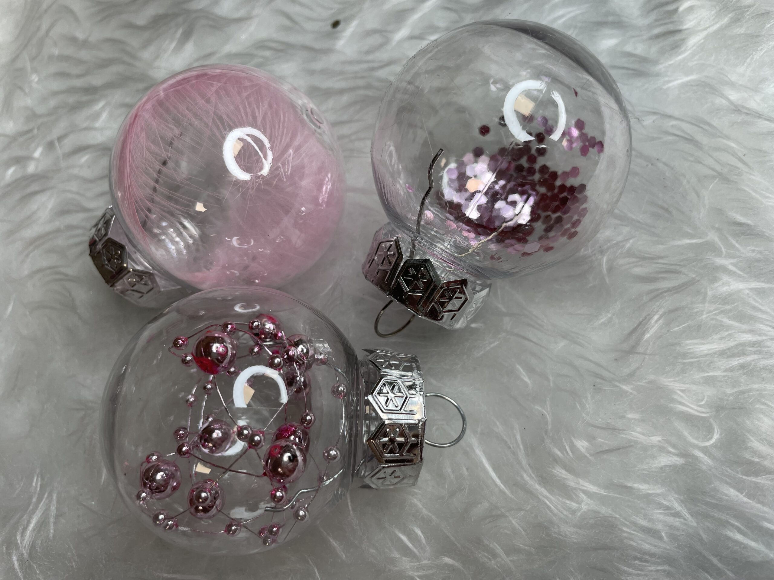 Set globuri de Craciun Inedit, 24 bucati, 5cm, transparente si roz pal [18]