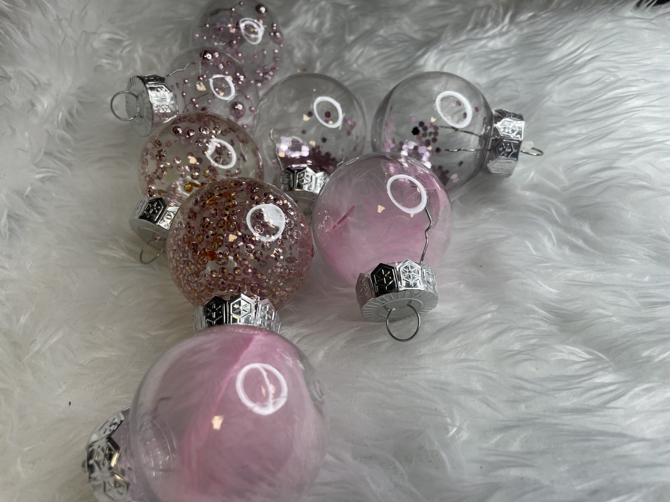 Set globuri de Craciun Inedit, 24 bucati, 5cm, transparente si roz pal [22]