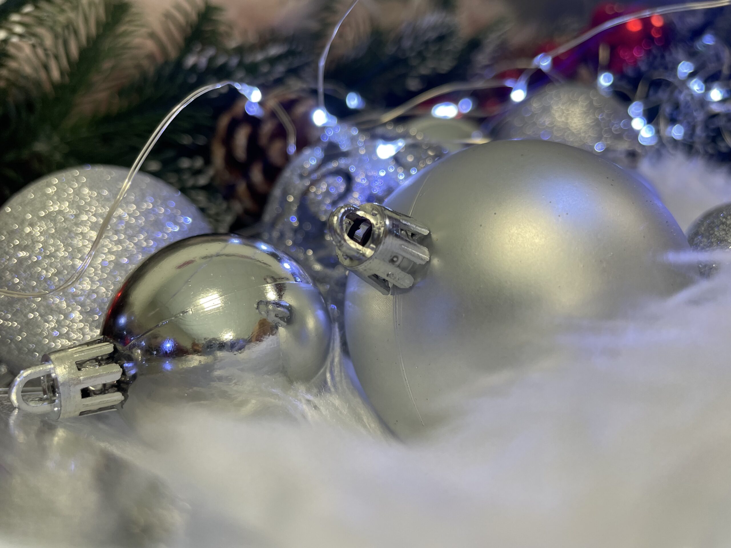 Set globuri si decoratiuni de Craciun, 100 piese, diverse dimensiuni cu stea, argintiu [12]