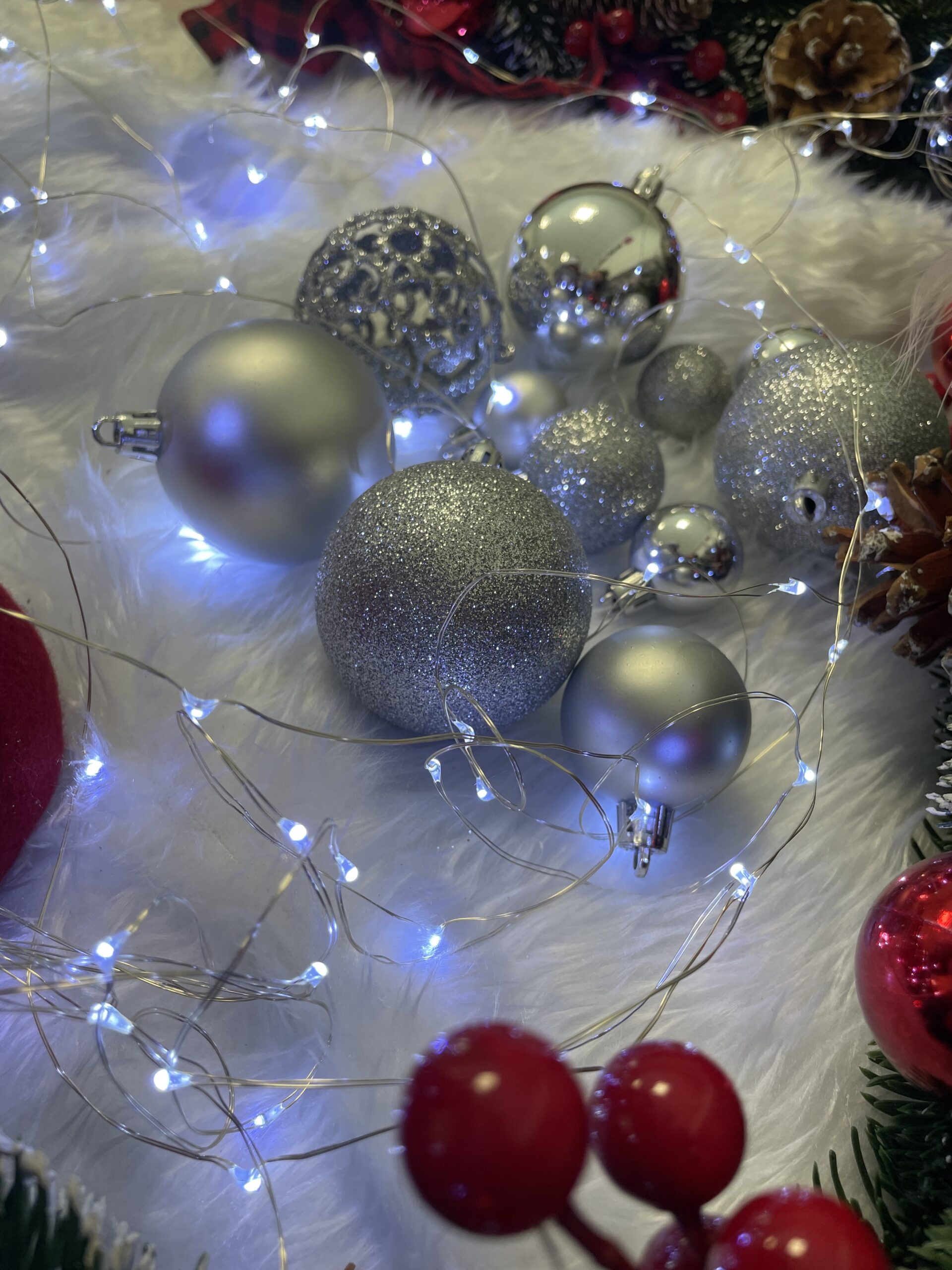 Set globuri si decoratiuni de Craciun, 100 piese, diverse dimensiuni cu stea, argintiu [15]