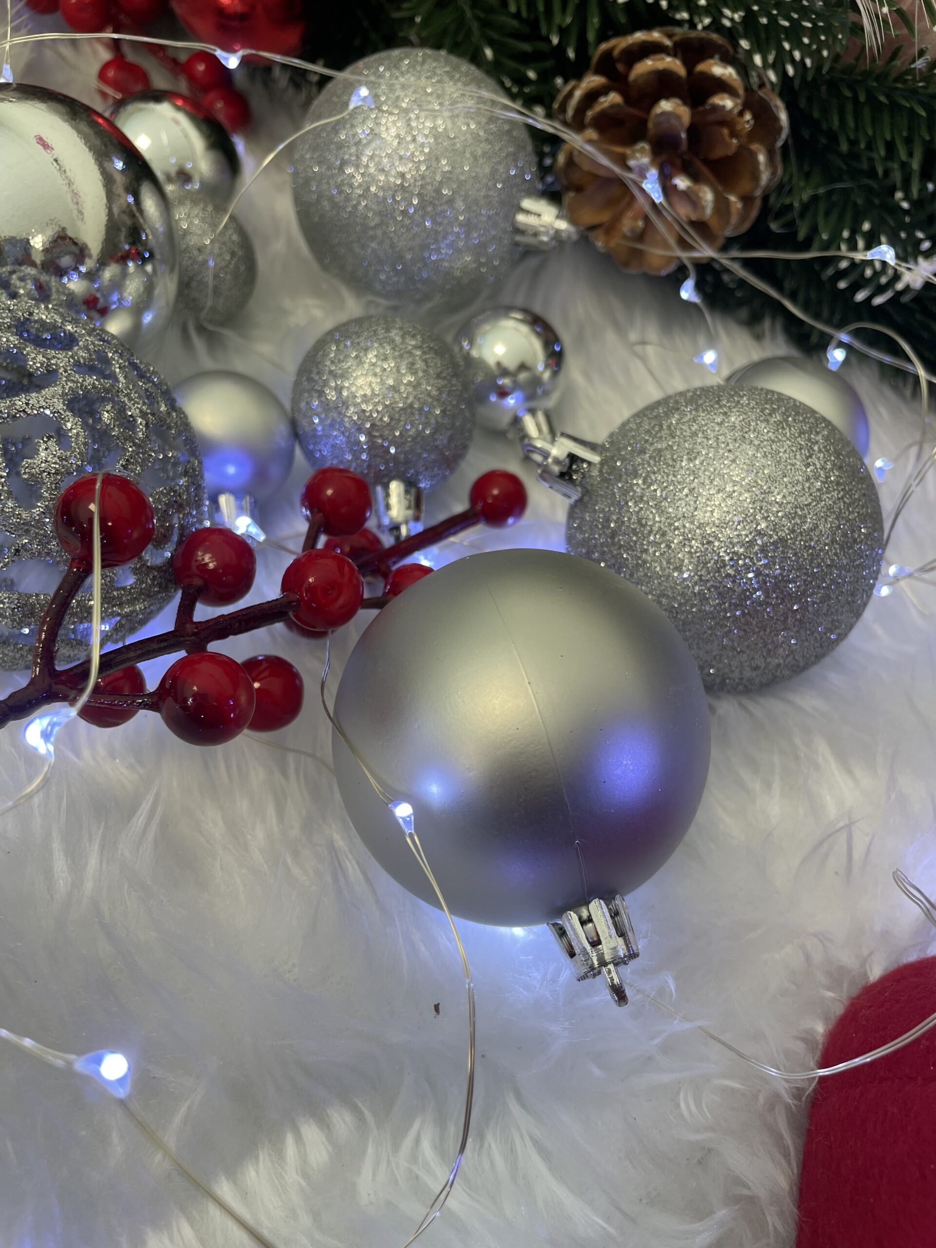 Set globuri si decoratiuni de Craciun, 100 piese, diverse dimensiuni cu stea, argintiu [17]