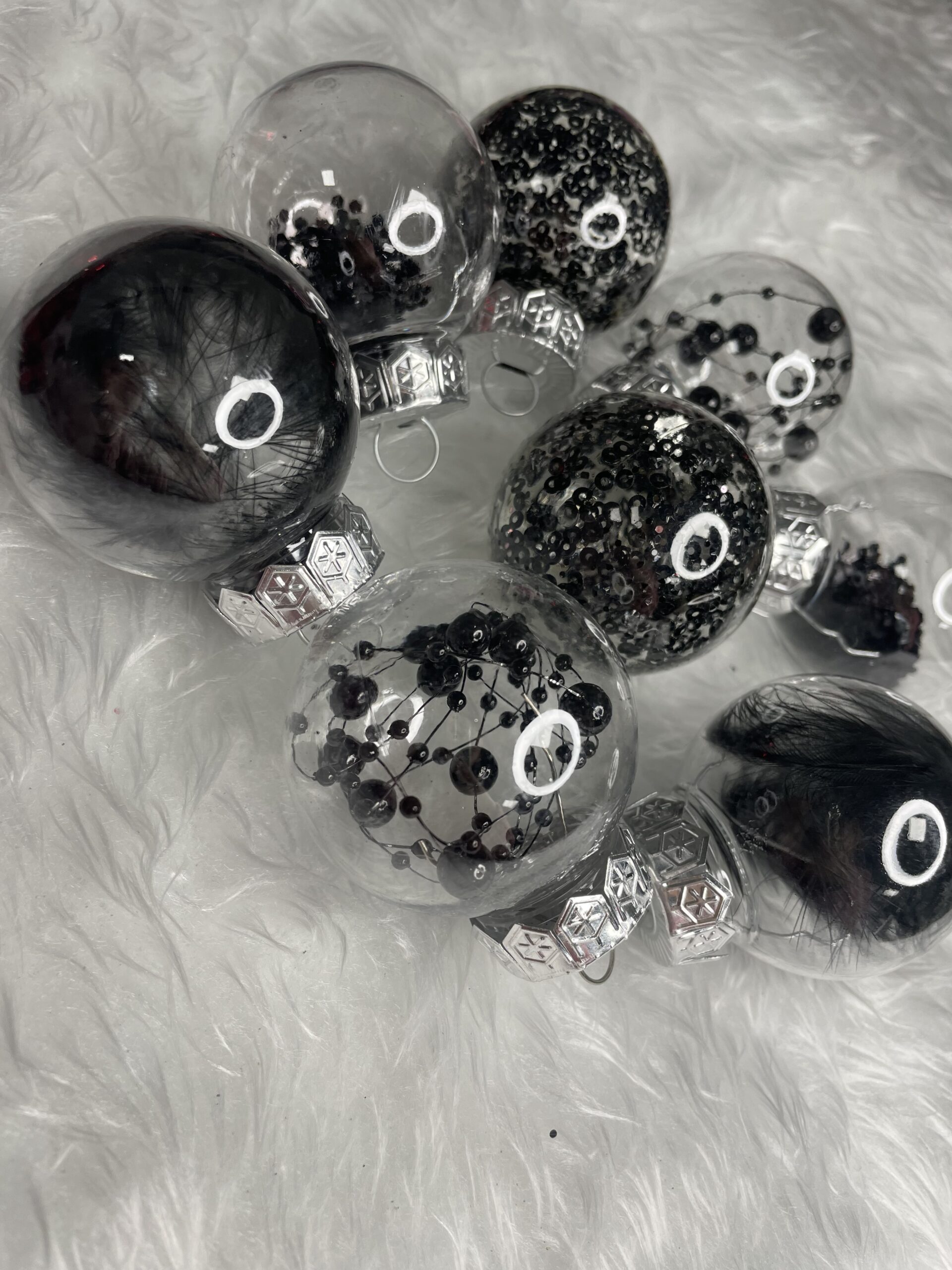 Set globuri de Craciun Inedit, 24 bucati, 5cm, transparente cu interior negru [10]