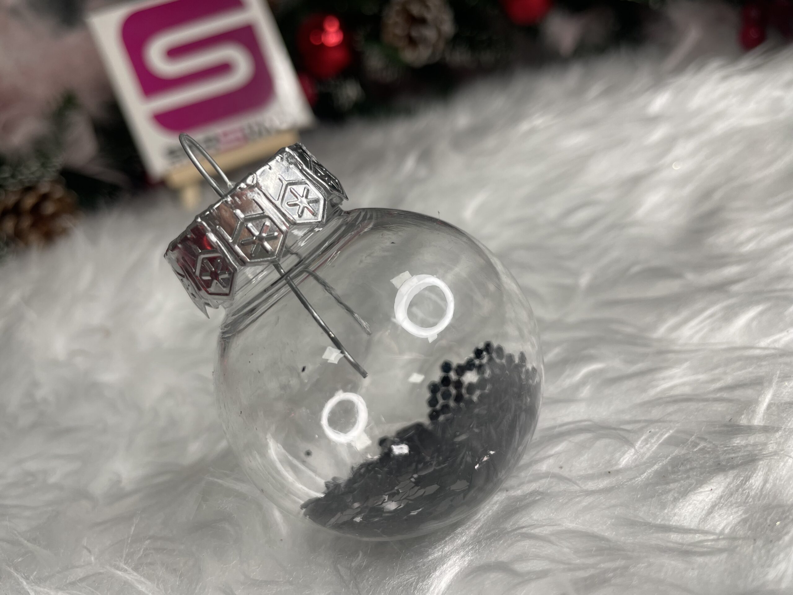 Set globuri de Craciun Inedit, 24 bucati, 5cm, transparente cu interior negru [15]