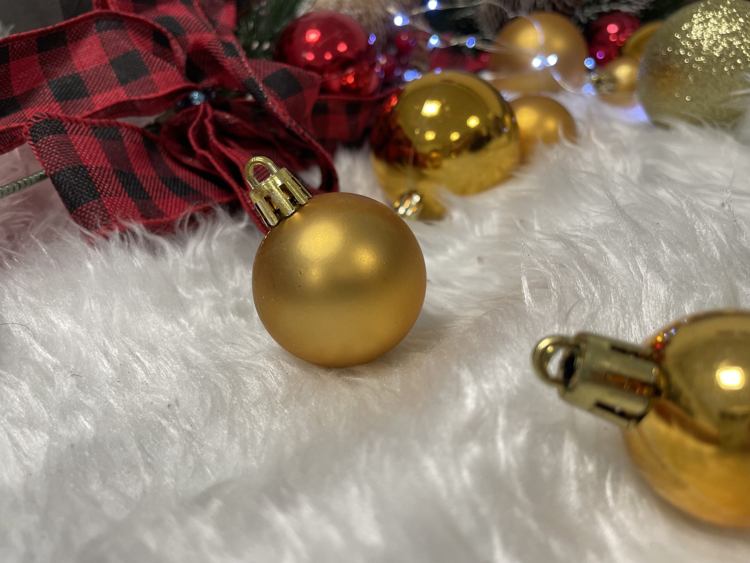 Set globuri si decoratiuni de Craciun, 100 piese, diverse dimensiuni cu stea, auriu [17]