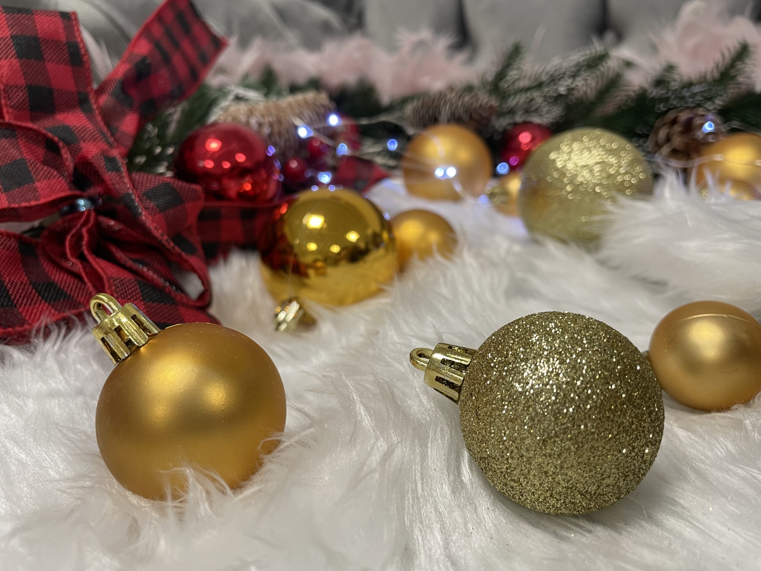 Set globuri si decoratiuni de Craciun, 100 piese, diverse dimensiuni cu stea, auriu [18]