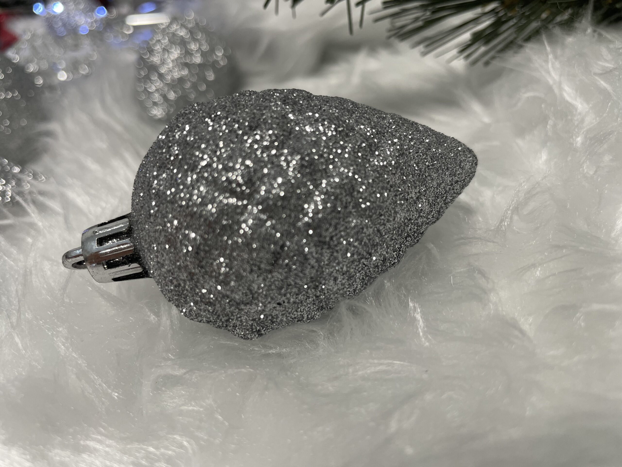 Set globuri si decoratiuni de Craciun, 51 piese, diverse dimensiuni, argintiu [13]