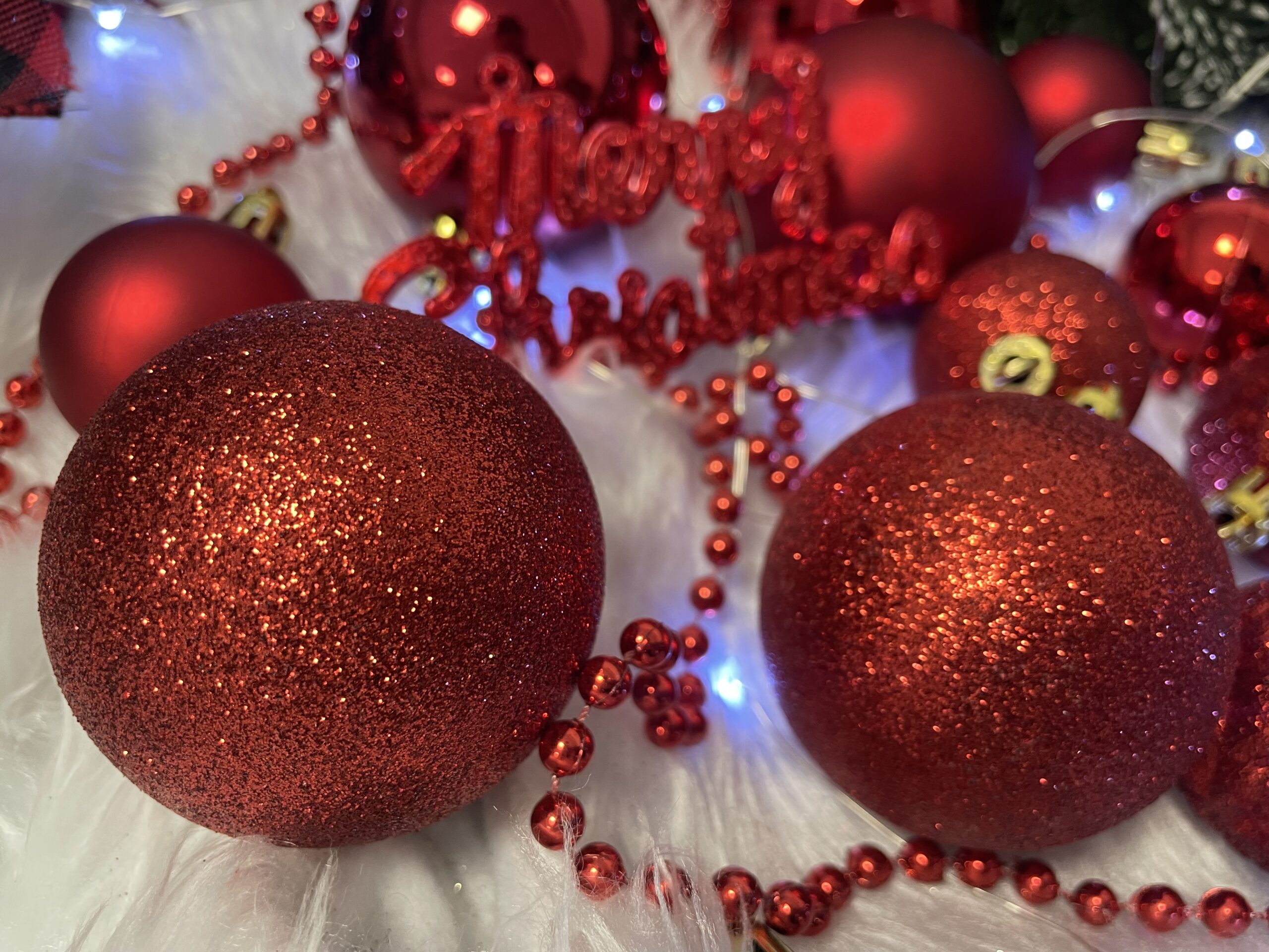 Set globuri si decoratiuni de Craciun, 51 piese, diverse dimensiuni, rosu [12]