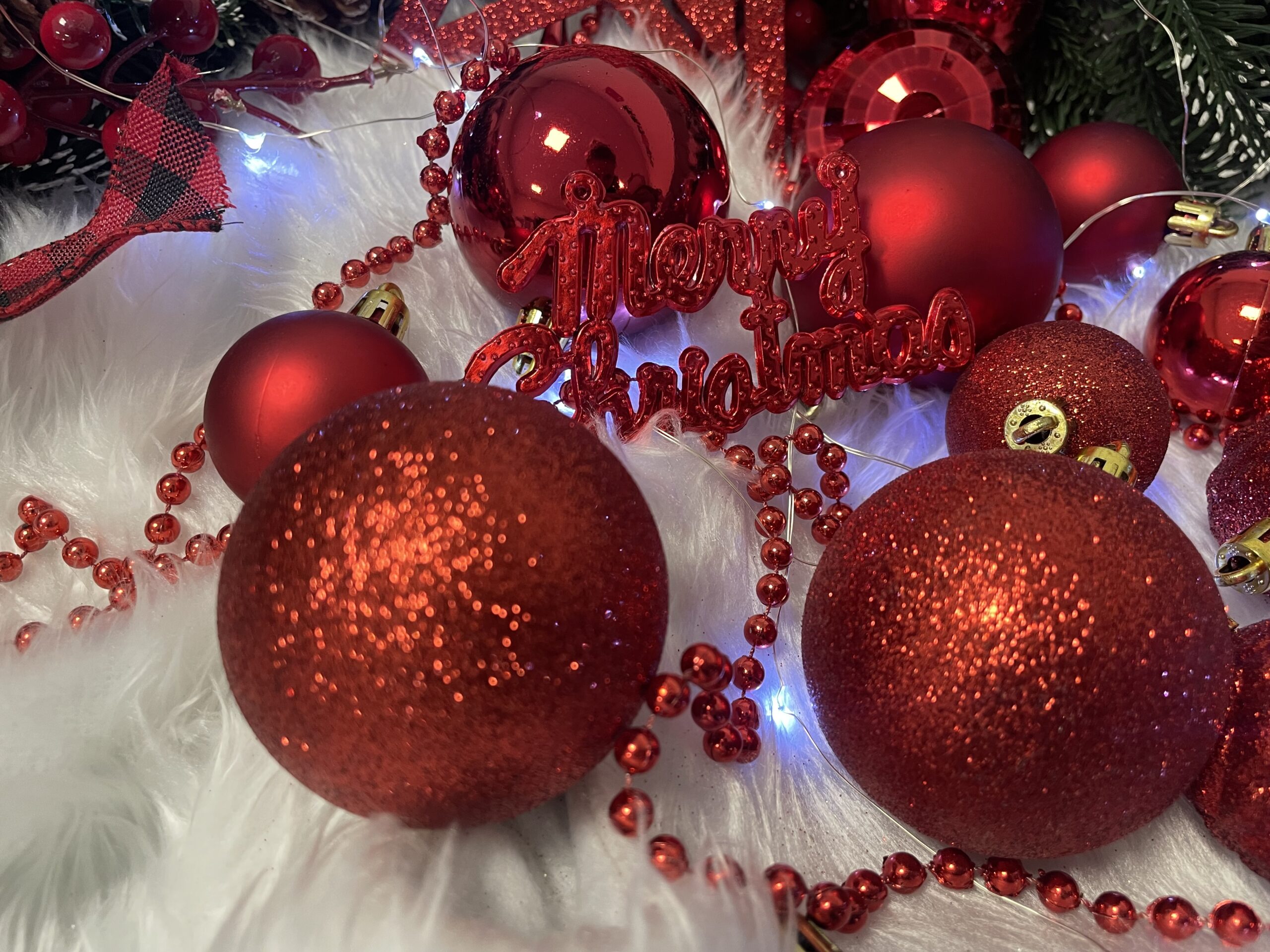Set globuri si decoratiuni de Craciun, 51 piese, diverse dimensiuni, rosu [13]