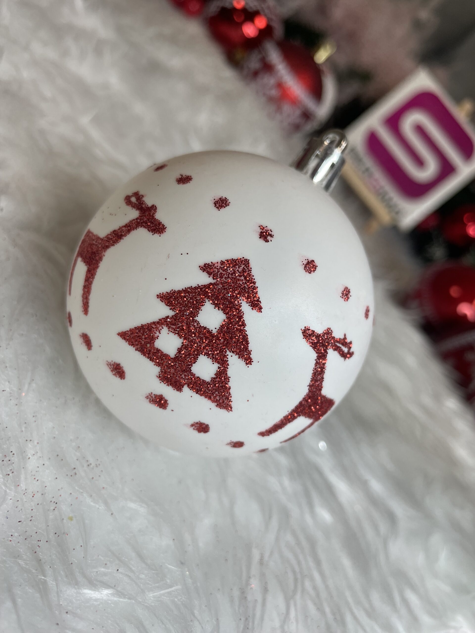 Set globuri de Craciun cu modele de sarbatori, 30 bucati, 7cm, alb rosu [15]