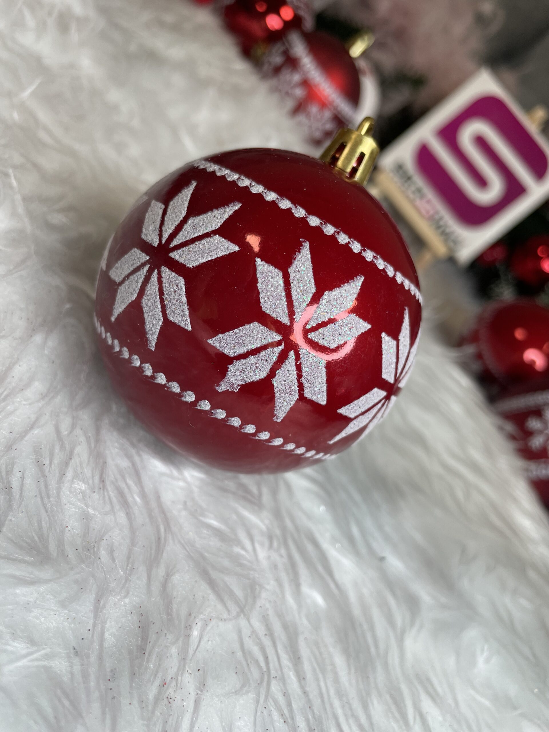 Set globuri de Craciun cu modele de sarbatori, 30 bucati, 7cm, alb rosu [16]