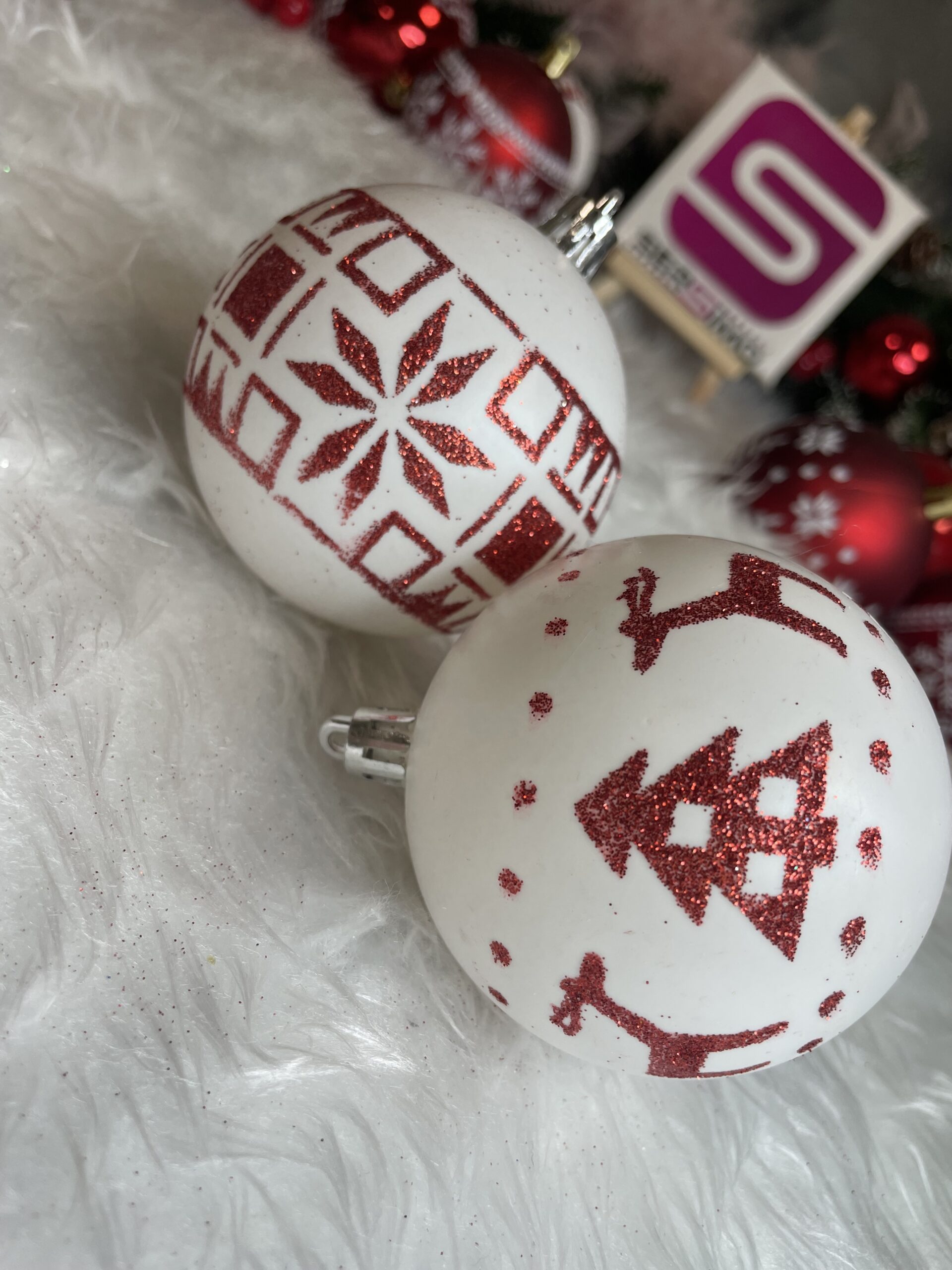 Set globuri de Craciun cu modele de sarbatori, 30 bucati, 7cm, alb rosu [19]