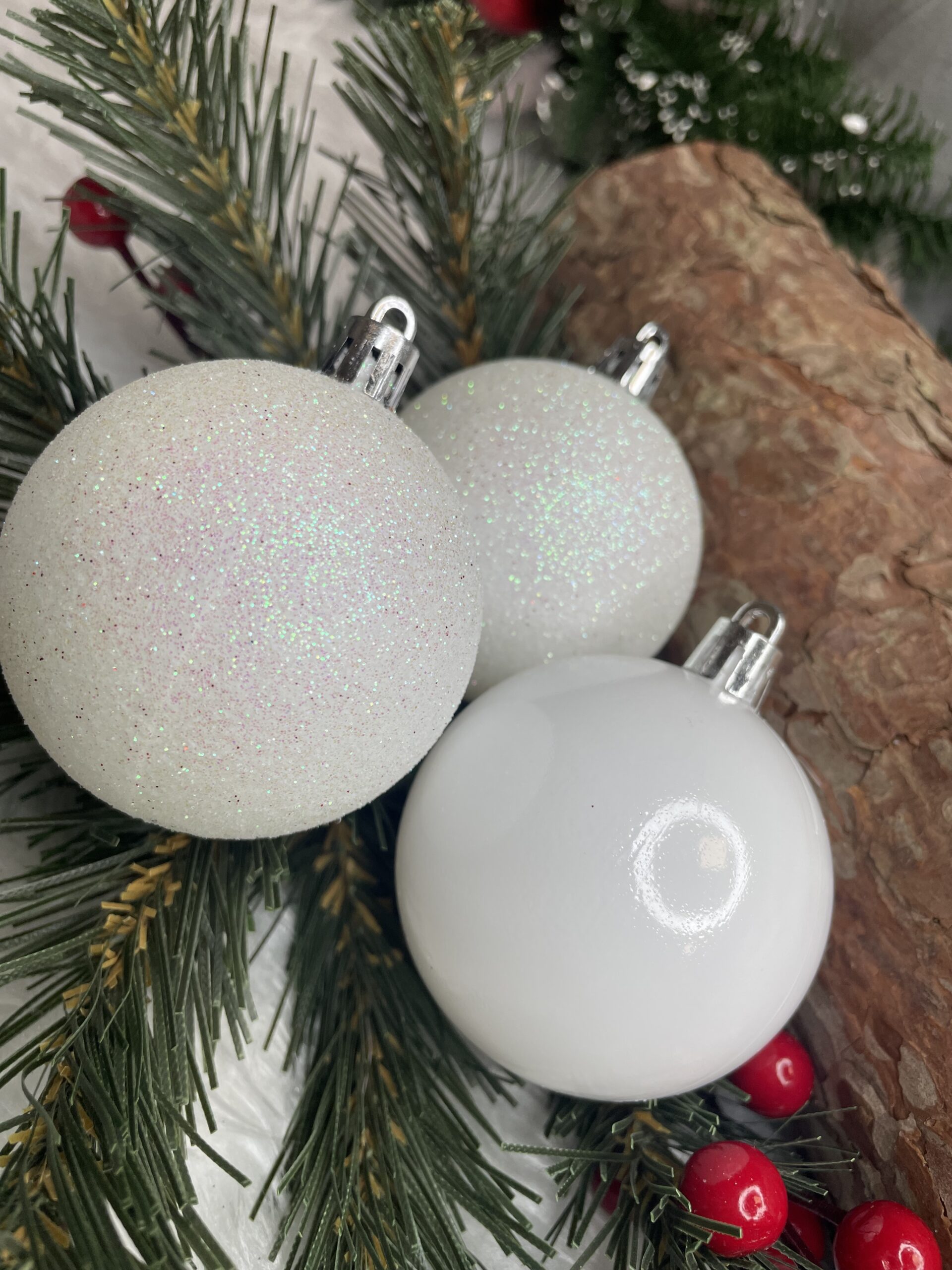 Set globuri de Craciun, 20 bucati, 6cm, alb perlat [12]