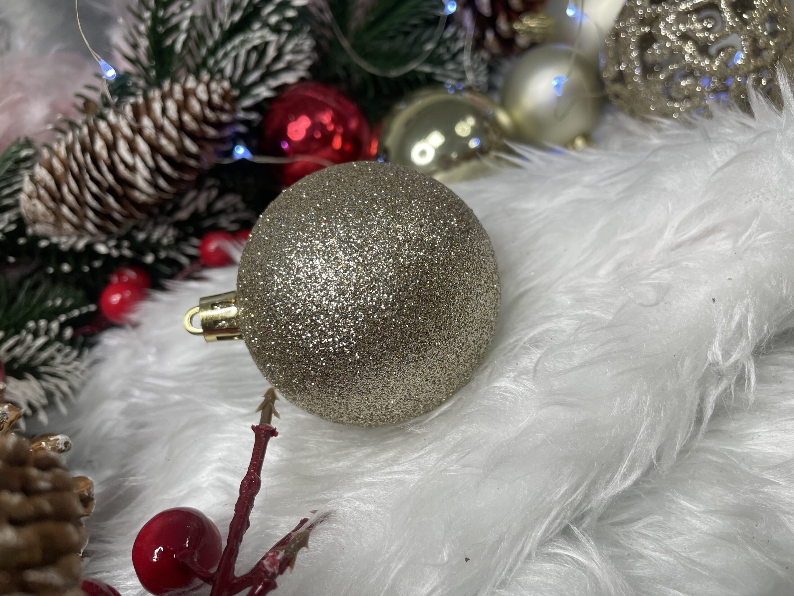 Set globuri de Craciun, 100 bucati, 3-6cm, auriu [9]