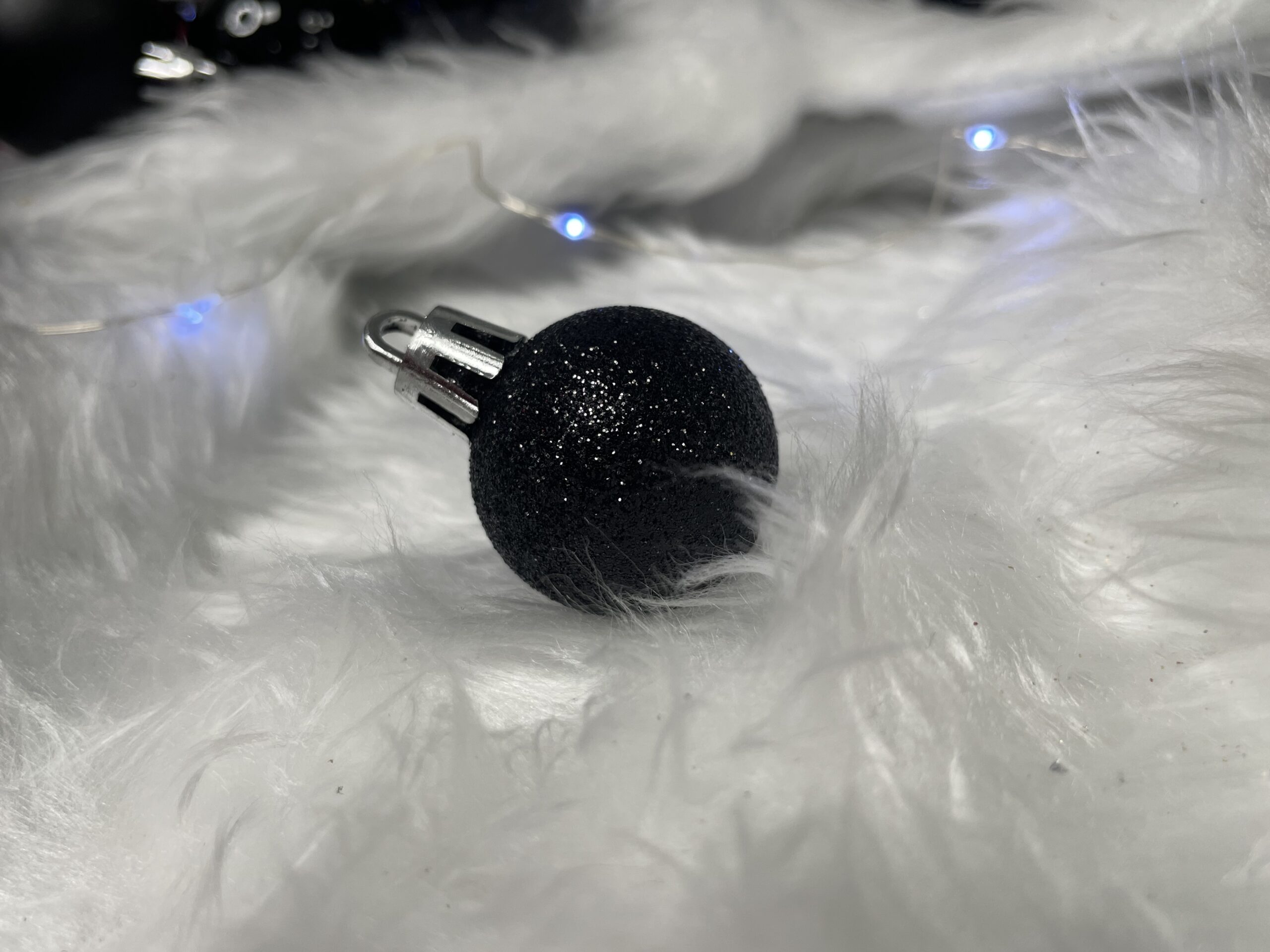 Set globuri de Craciun, 100 bucati, 3-6cm, negru auriu [17]