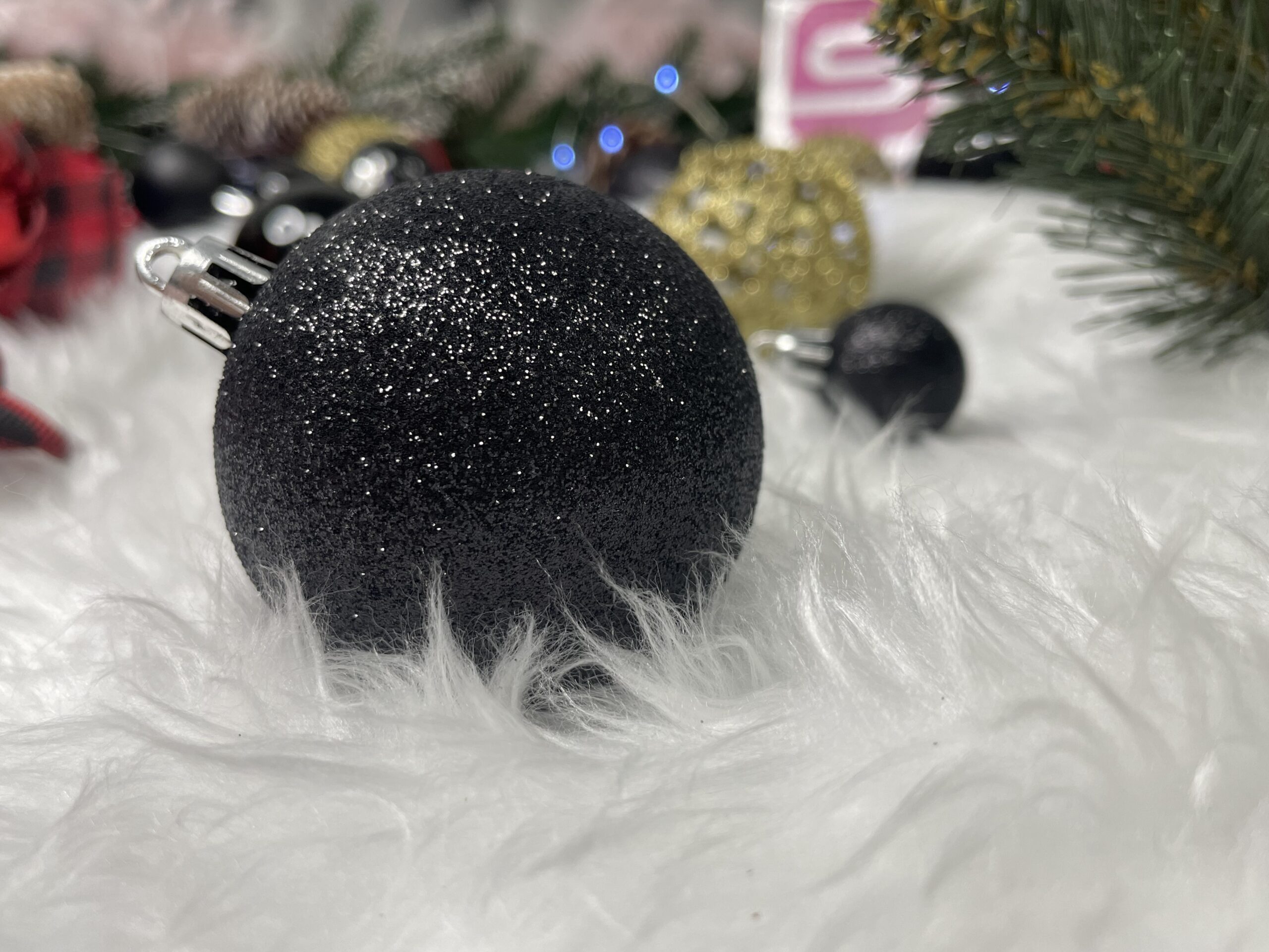 Set globuri de Craciun, 100 bucati, 3-6cm, negru auriu [20]