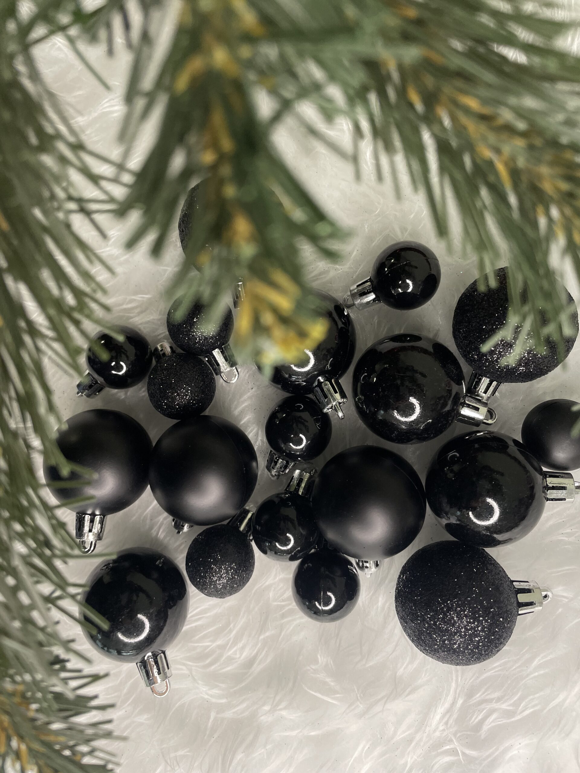 Set globuri de Craciun, 25 bucati, 3 modele, 2,5cm si 4cm, negru [15]