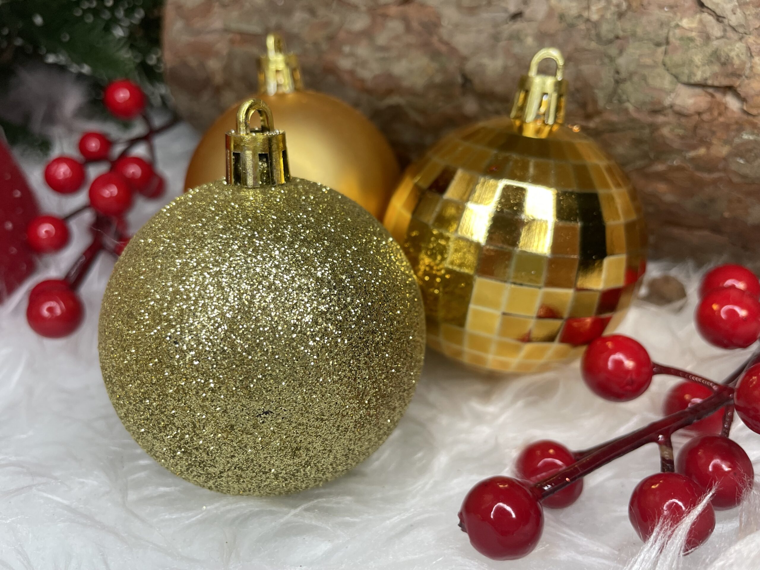 Set globuri si decoratiuni de Craciun, 51 piese, diverse dimensiuni, auriu [22]