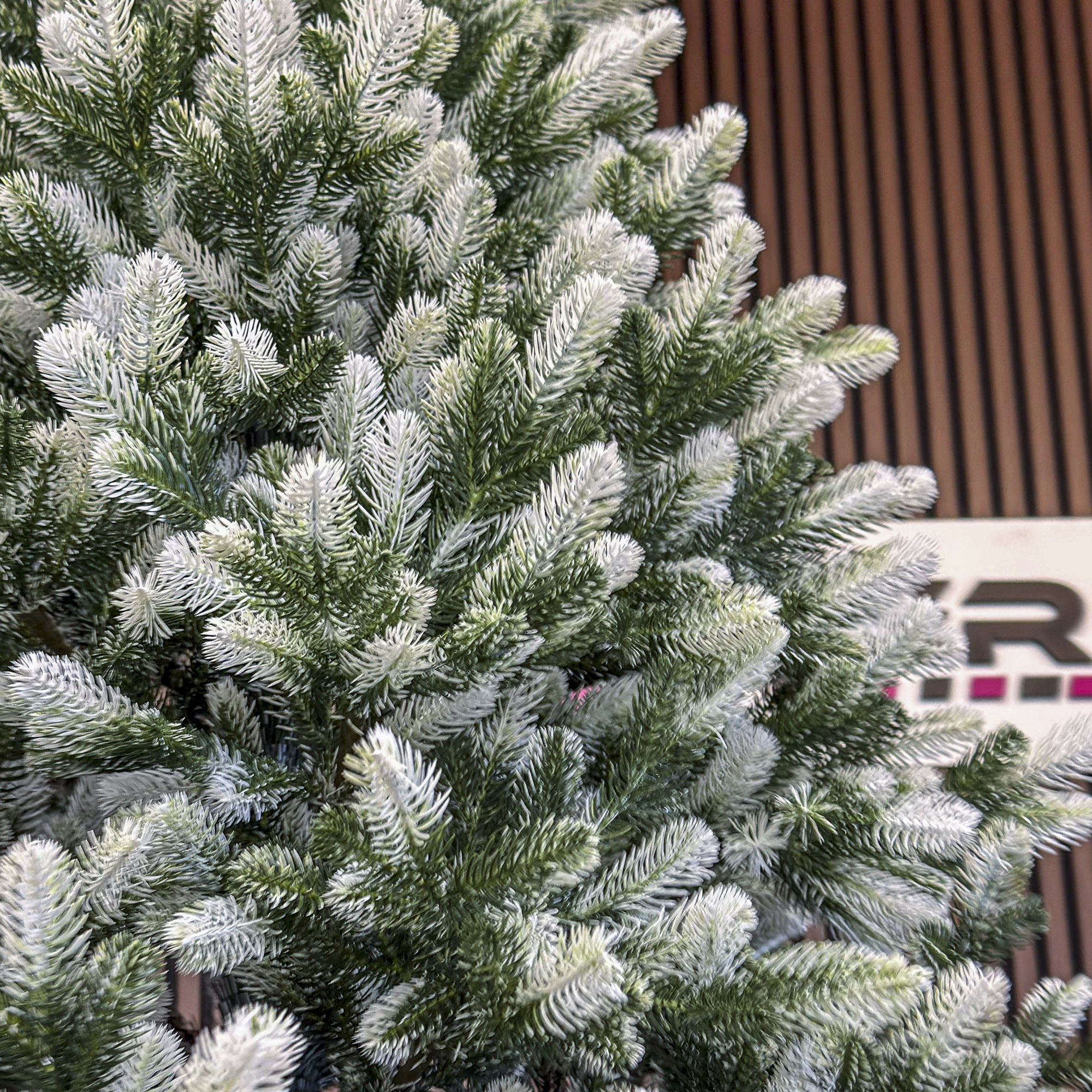 Brad artificial Christmas Deluxe by Sersimo, Polar Winter Select, integral 3D, 180 cm [5]