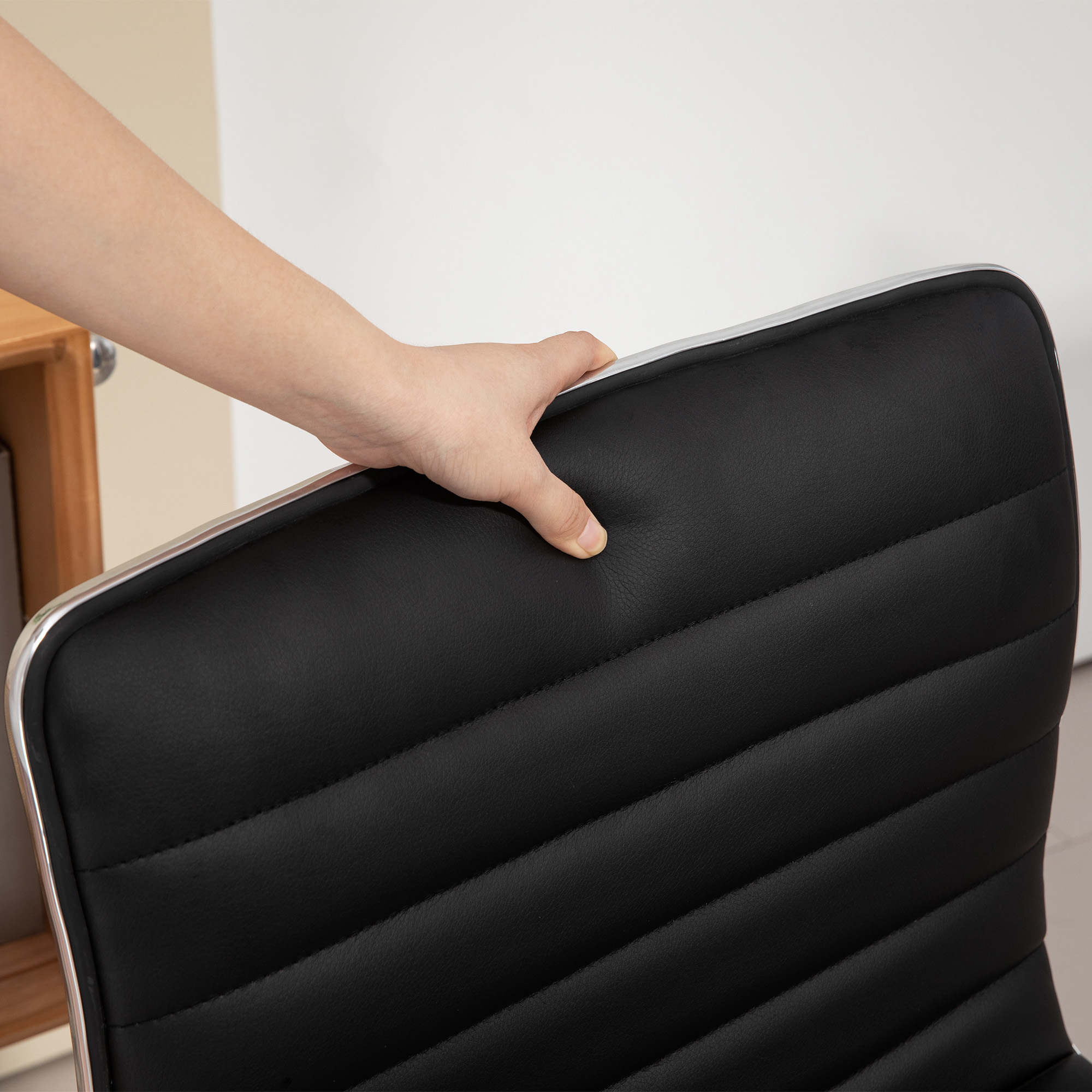  Scaun Ergonomic de Birou din Piele Ecologica cu inaltime Reglabila, sezut Rotativ si 5 Rotile, 48x52x90 cm, Negru [7]