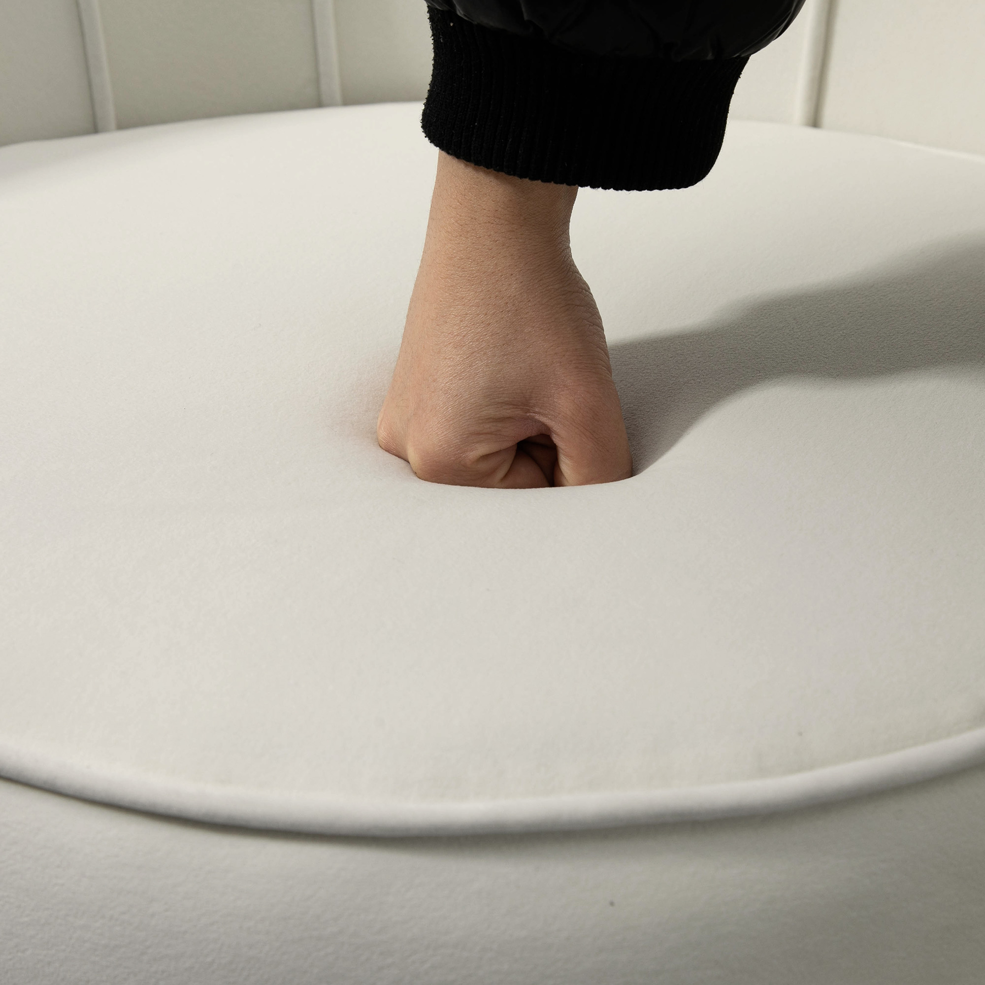  Fotoliu Vintage Catifea Crem - Retro & Elegant [8]