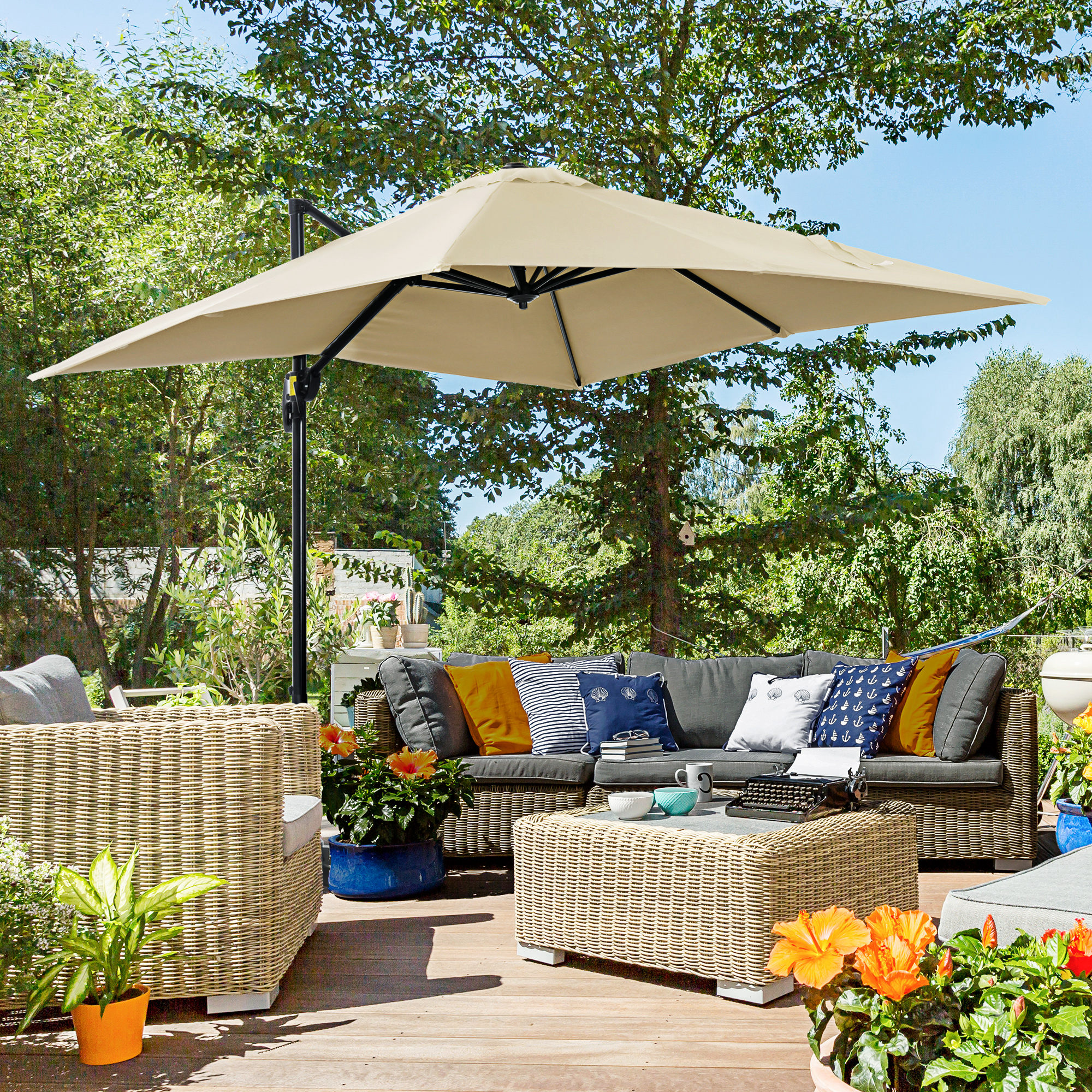  Umbrela de Gradina cu Manivela cu Rotatie 360°, Parasolar Reglabil, 245x245x245 cm, Crem [1]