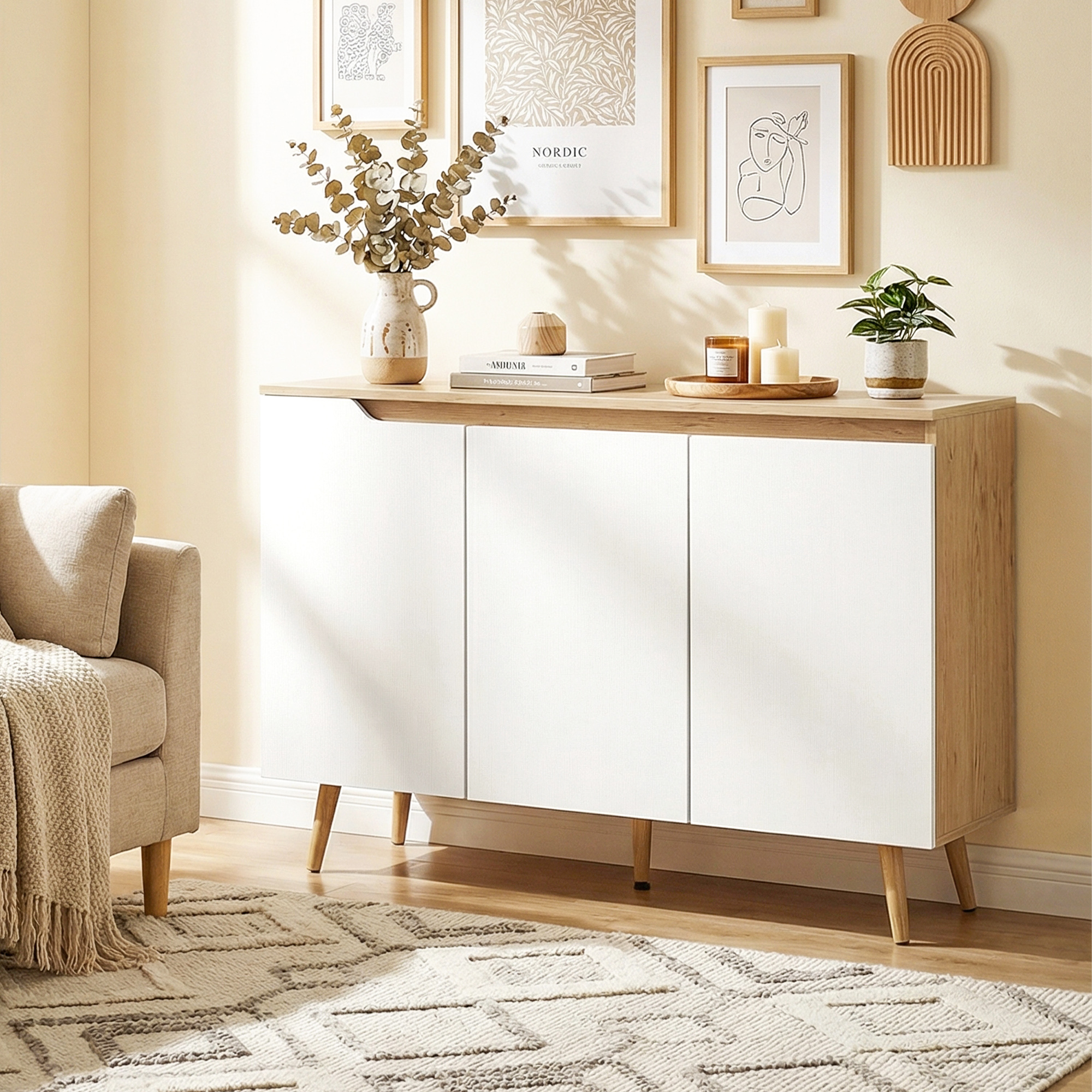  Bufet de Bucatarie, Mobilier de Bucatarie cu 3 Usi, Rafturi Reglabile si 5 Picioare din Lemn de Cauciuc, Stil Modern, Bufet pentru Living, Sufragerie, Alb si Stejar [1]