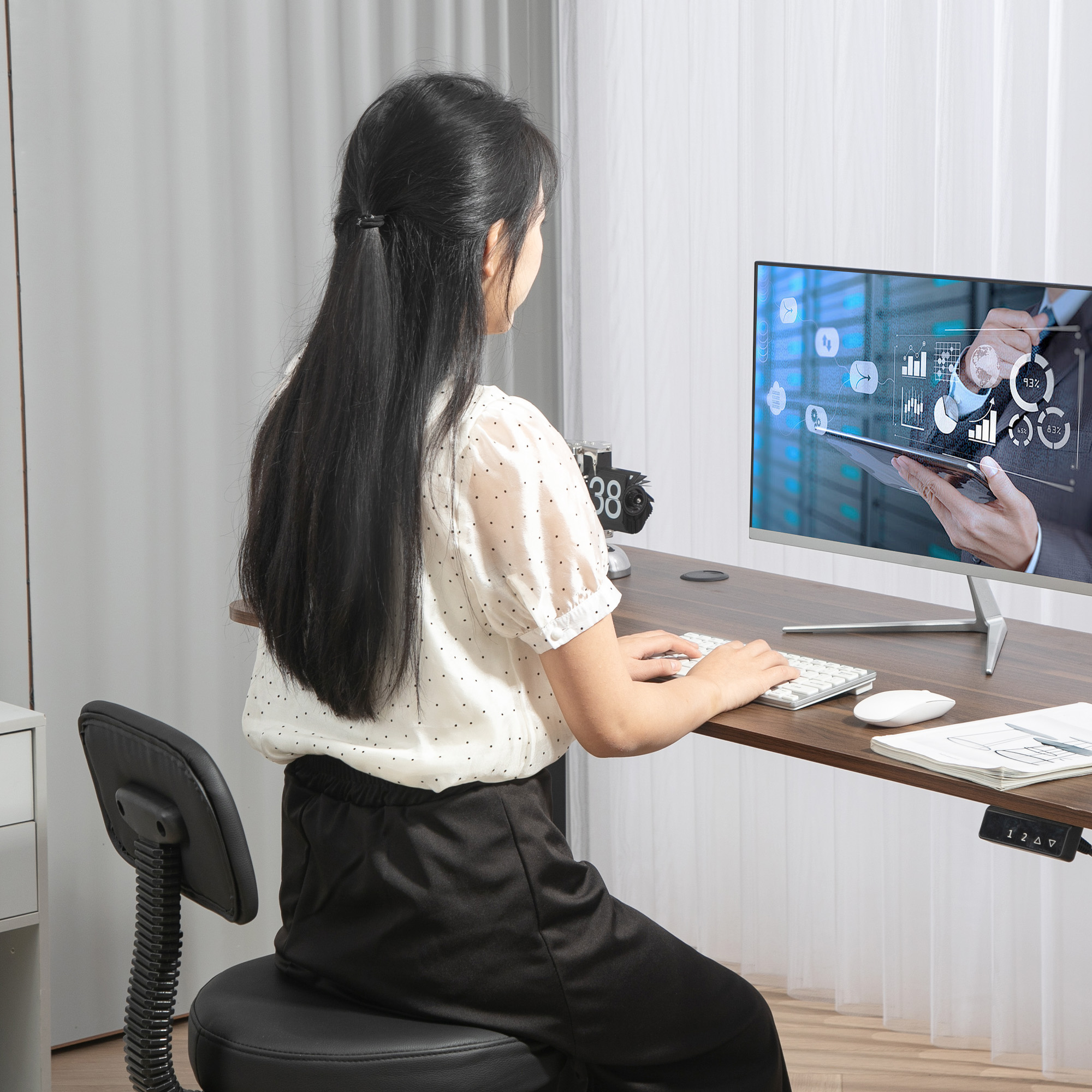  Scaun rotativ cu inaltime reglabila si suport pentru picioare, din otel, piele ecologica si spuma, 52x52x78-92 cm, negru [7]