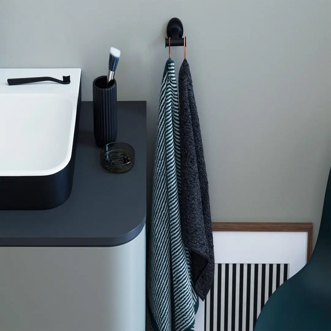 Agatatoare Duravit 0099304600, Starck T, tip instalare pe perete, numar cuie 2, numar orificii instalare 2, negru [2]