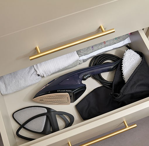 Aparat de calcat vertical cu abur Russell Hobbs Steam Genie 2 in 1, 1700W, talpa ceramica, rezervor 150ml, abur 20g/min, alb [5]