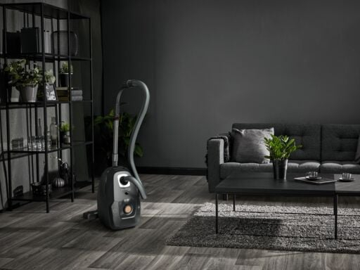 Aspirator cu sac Rowenta Green Force Effitech Total Clean RO6189EA, 400W, 3 niveluri de filtrare, lungime cablu 8.4m, recipient praf 4.5L, perie EasyBrush, indicator umplere sac, Negru [4]