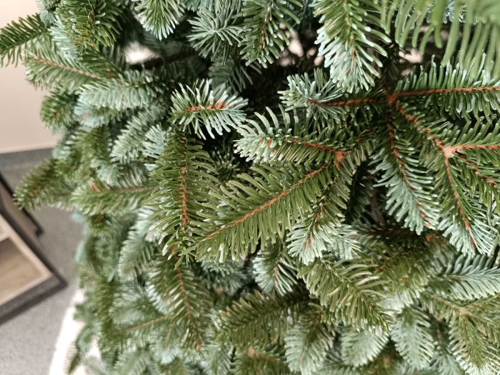 Brad artificial Christmas Deluxe by Sersimo, Canada argintiu, 3D,180cm [14]