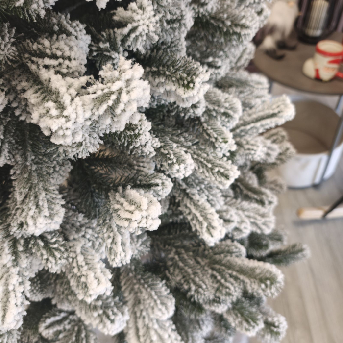 Brad artificial Christmas Deluxe, Kovalivska nins, 3D, 150cm [4]