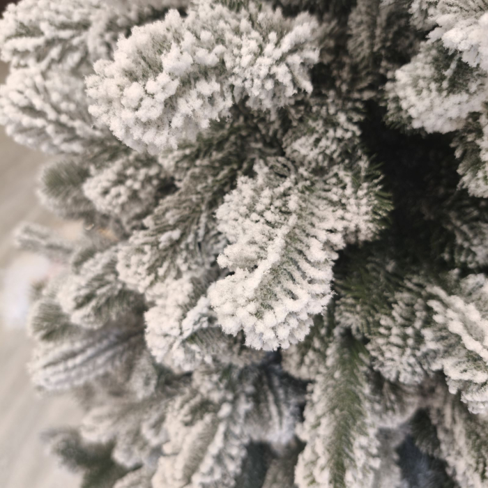 Brad artificial Christmas Deluxe, Kovalivska nins, 3D, 150cm [7]