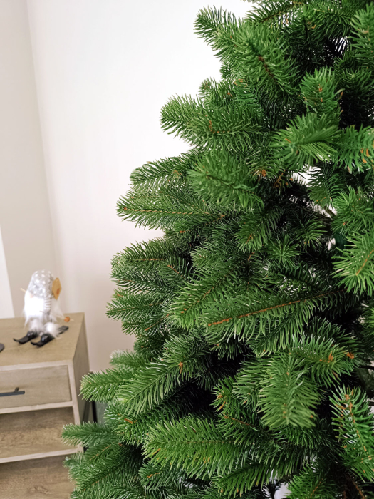 Brad artificial Christmas Deluxe by Sersimo, Kovalivska verde, 3D, 180cm [10]