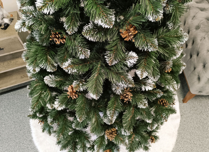 Brad artificial Christmas Deluxe, Lidia Nins cu conuri, 2D, 200cm [2]