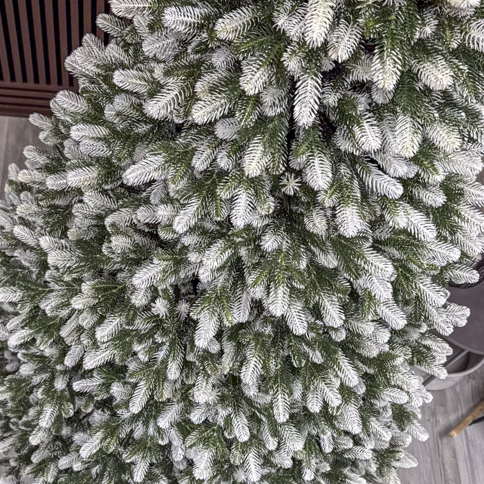 Brad artificial Christmas Deluxe, Polar Winter Select, integral 3D, 250 cm [4]