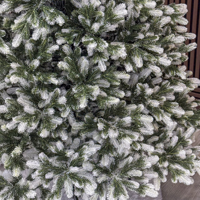 Brad artificial Christmas Deluxe, Polar Winter Select, integral 3D, 250 cm [2]